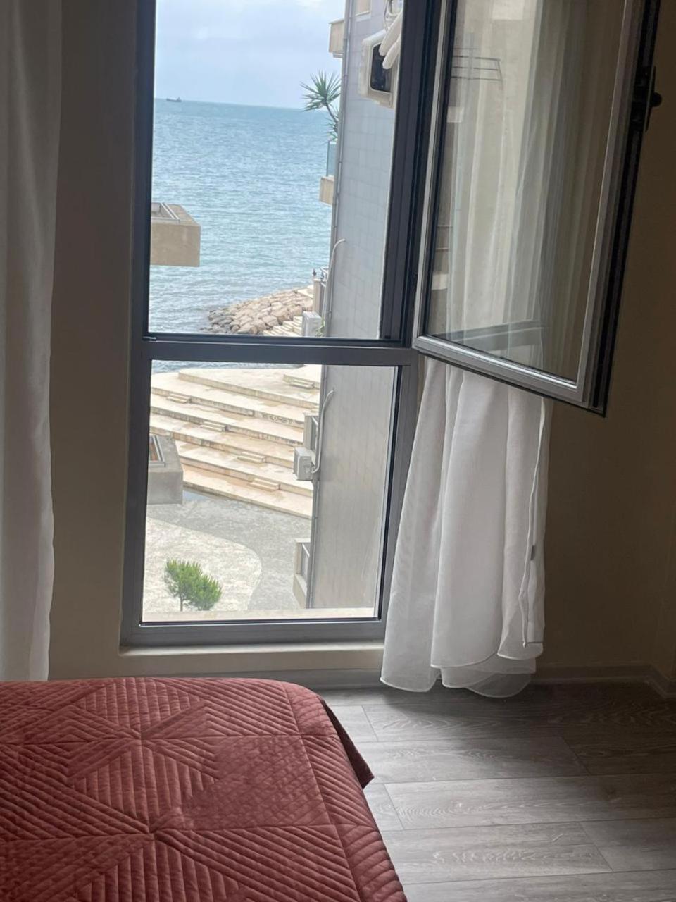 Family Two-Bedroom Apartment with View photo 1