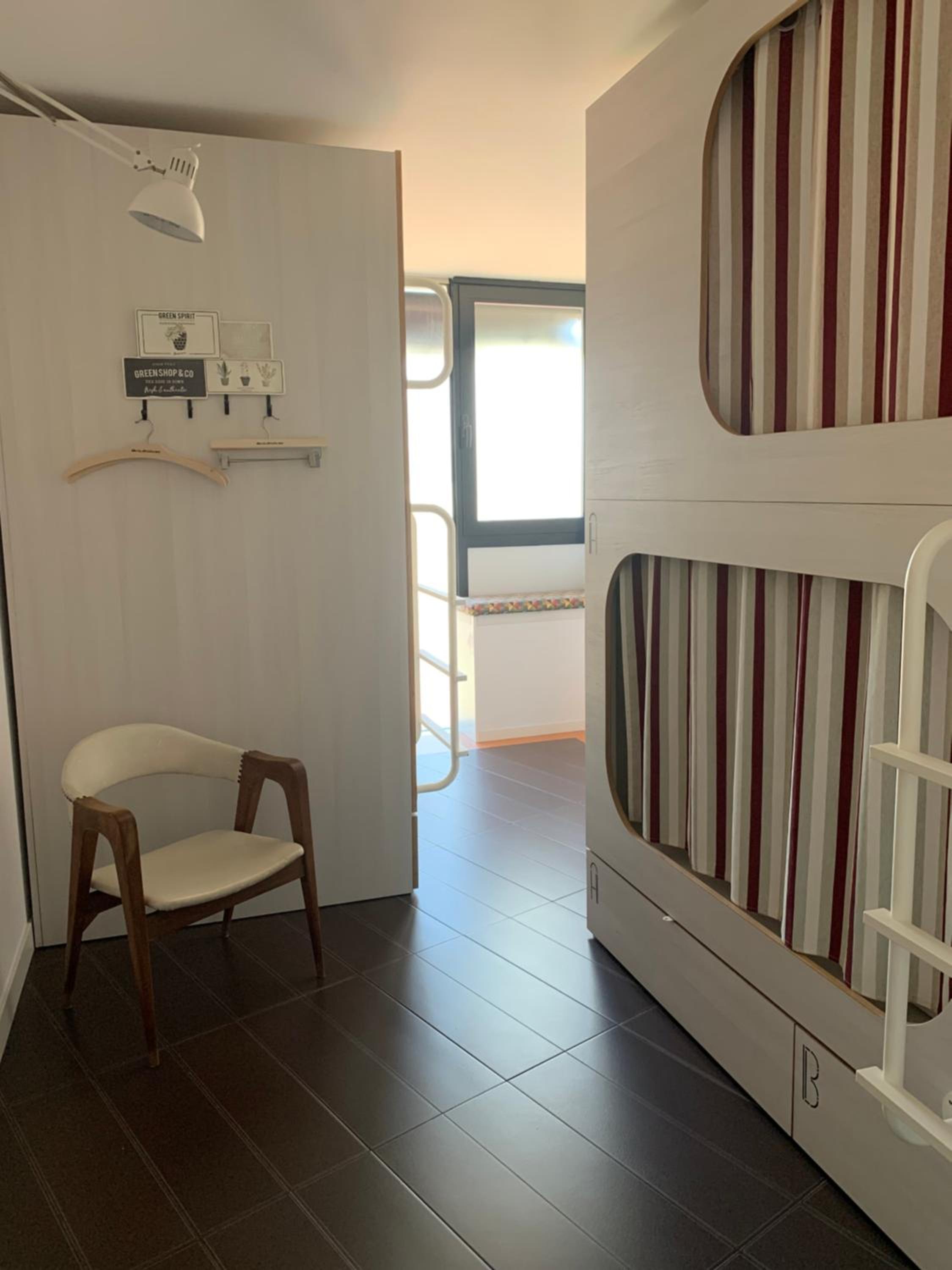 Habitación Cuádruple con Baño Compartido