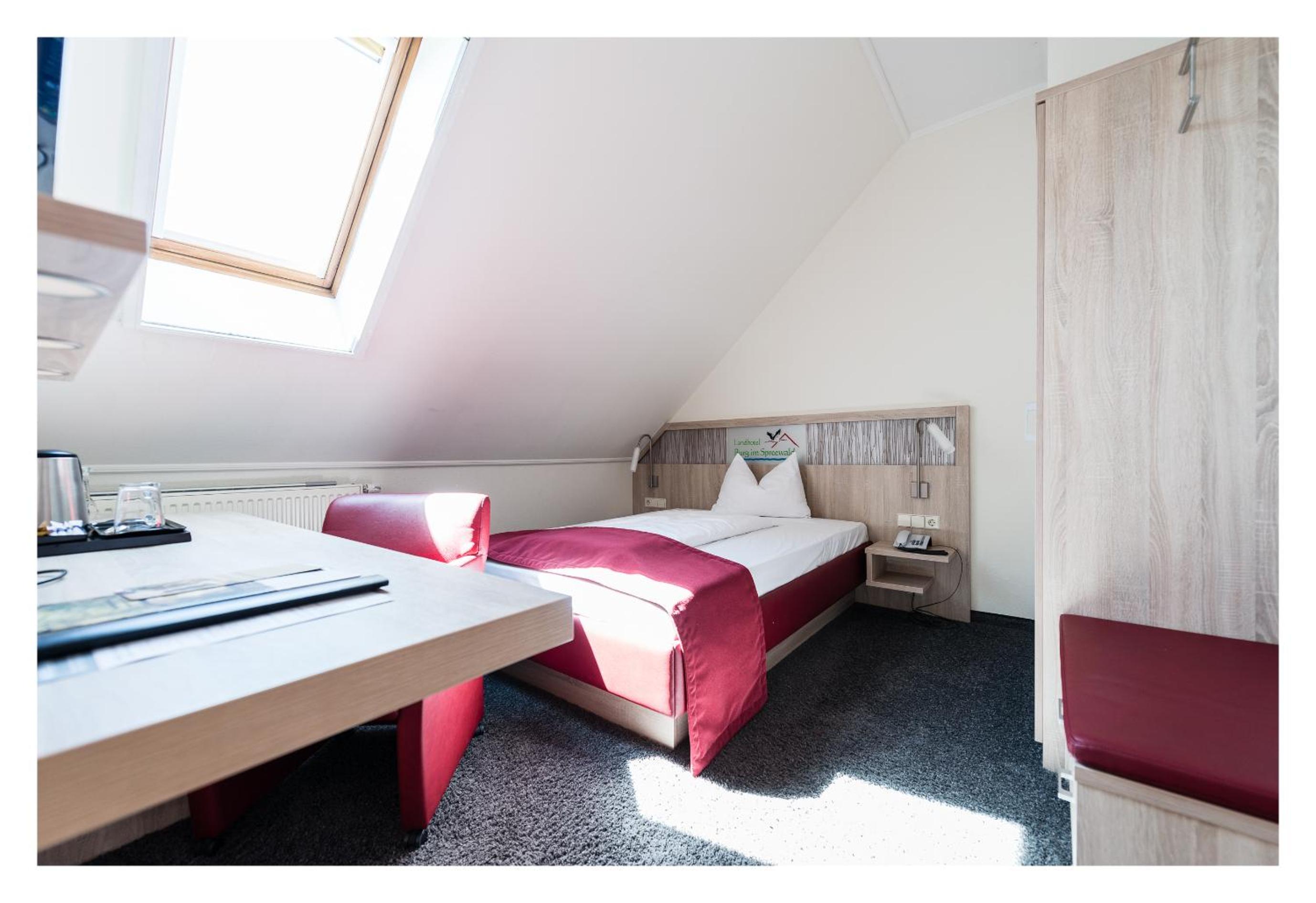 Single Room photo 3