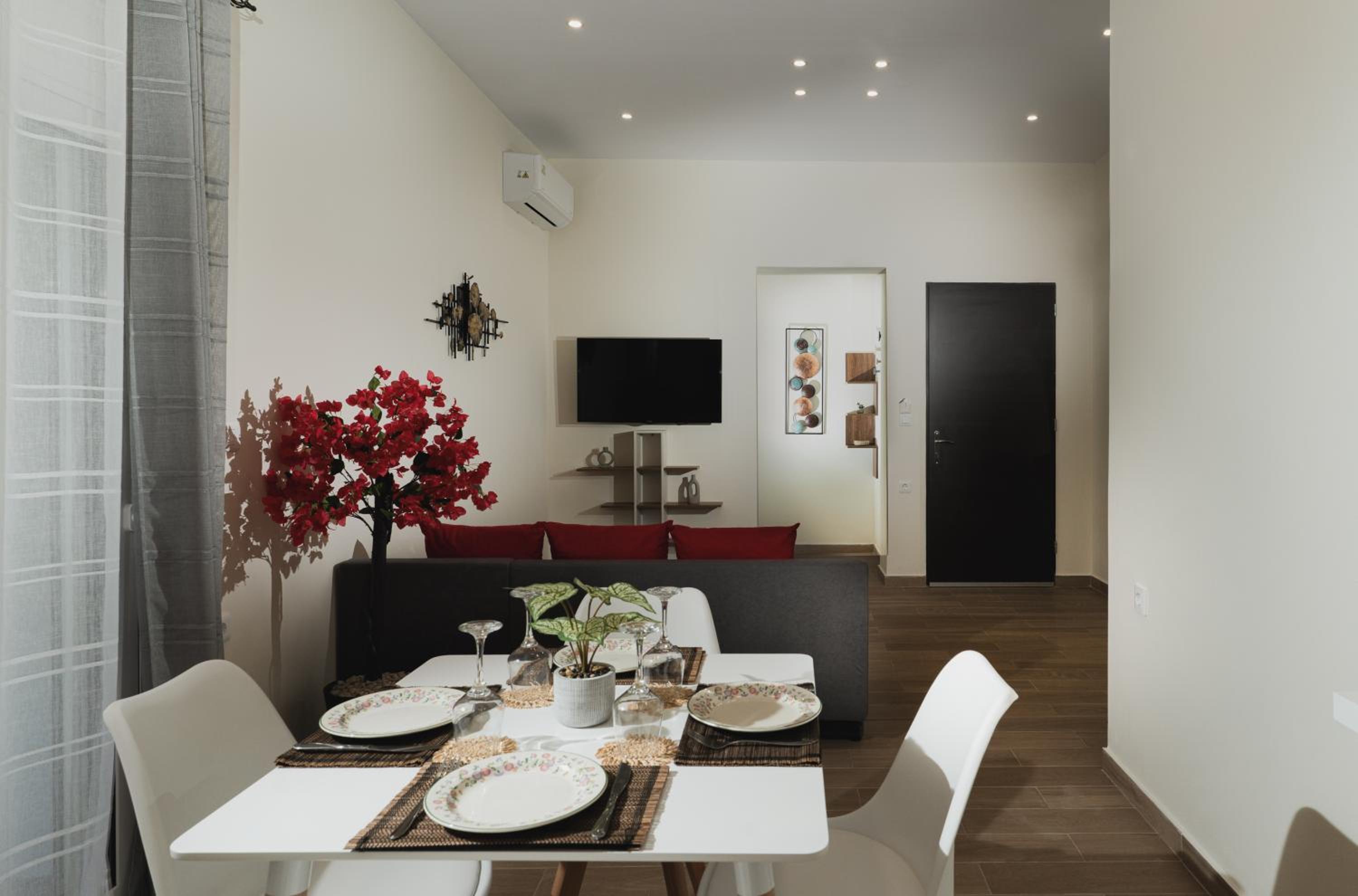 One-Bedroom Deluxe Apartment photo 3