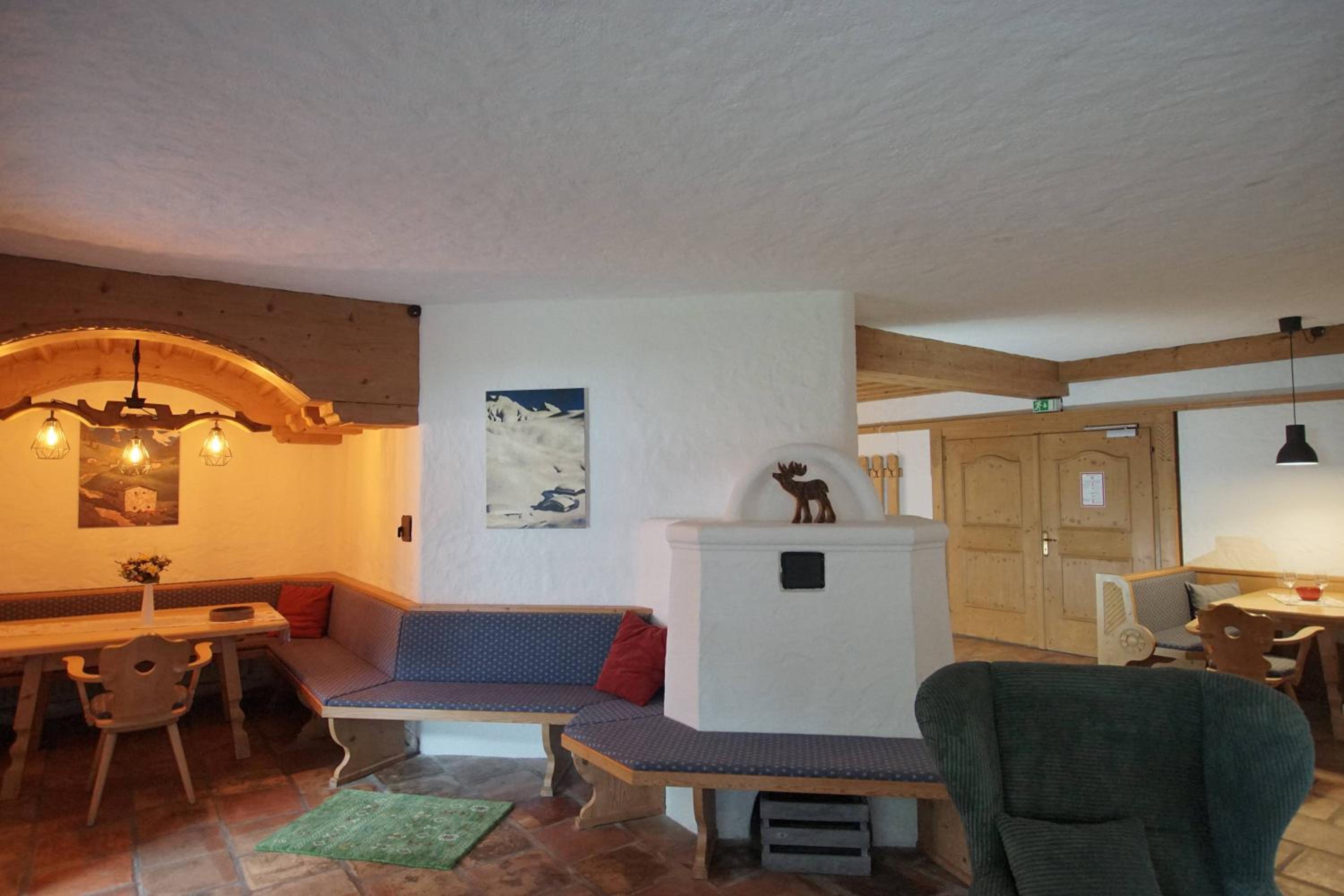 Family Two-Bedroom Apartment with View photo 2