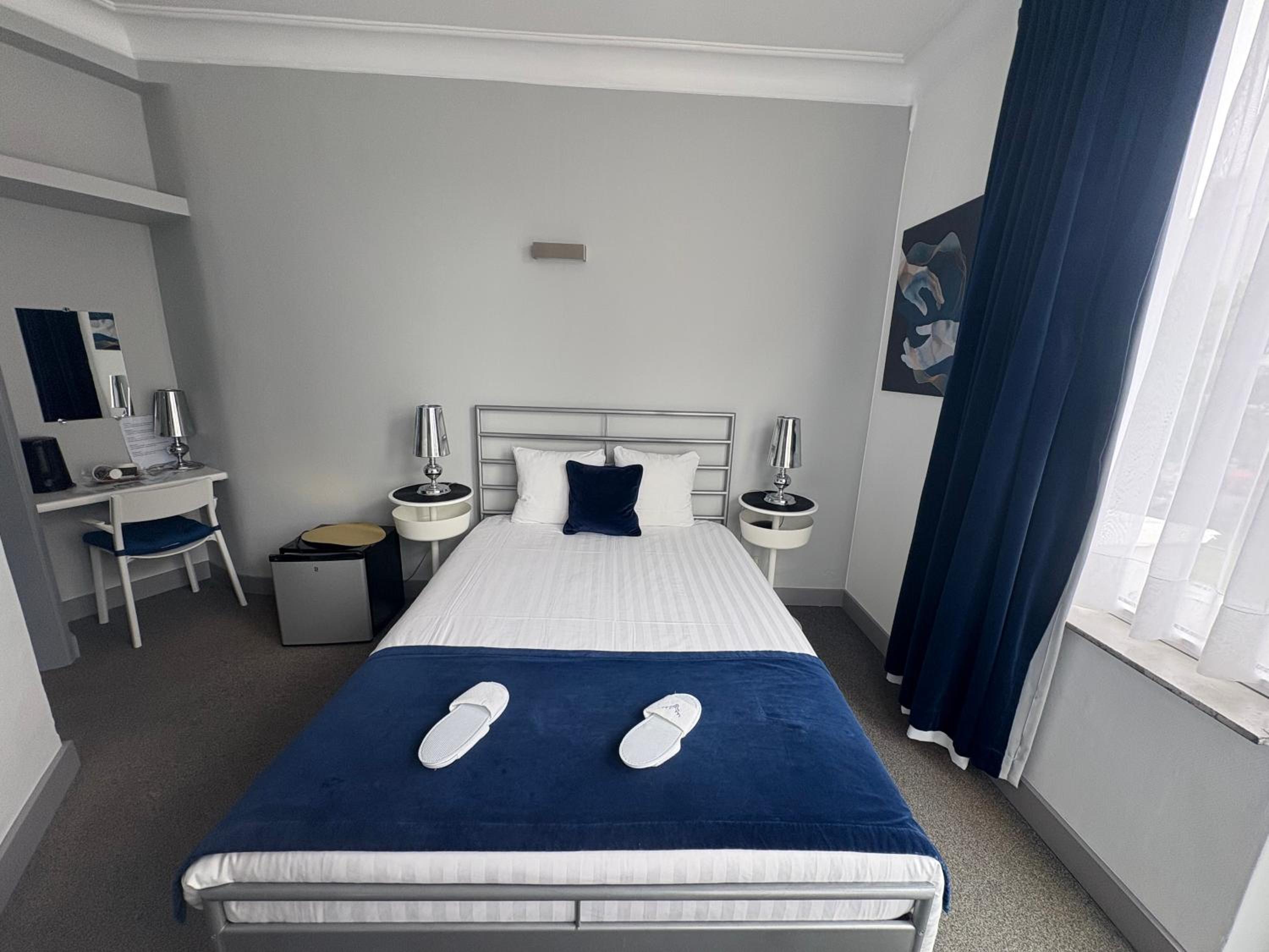 Double Room (2 Adult) - Photo 5