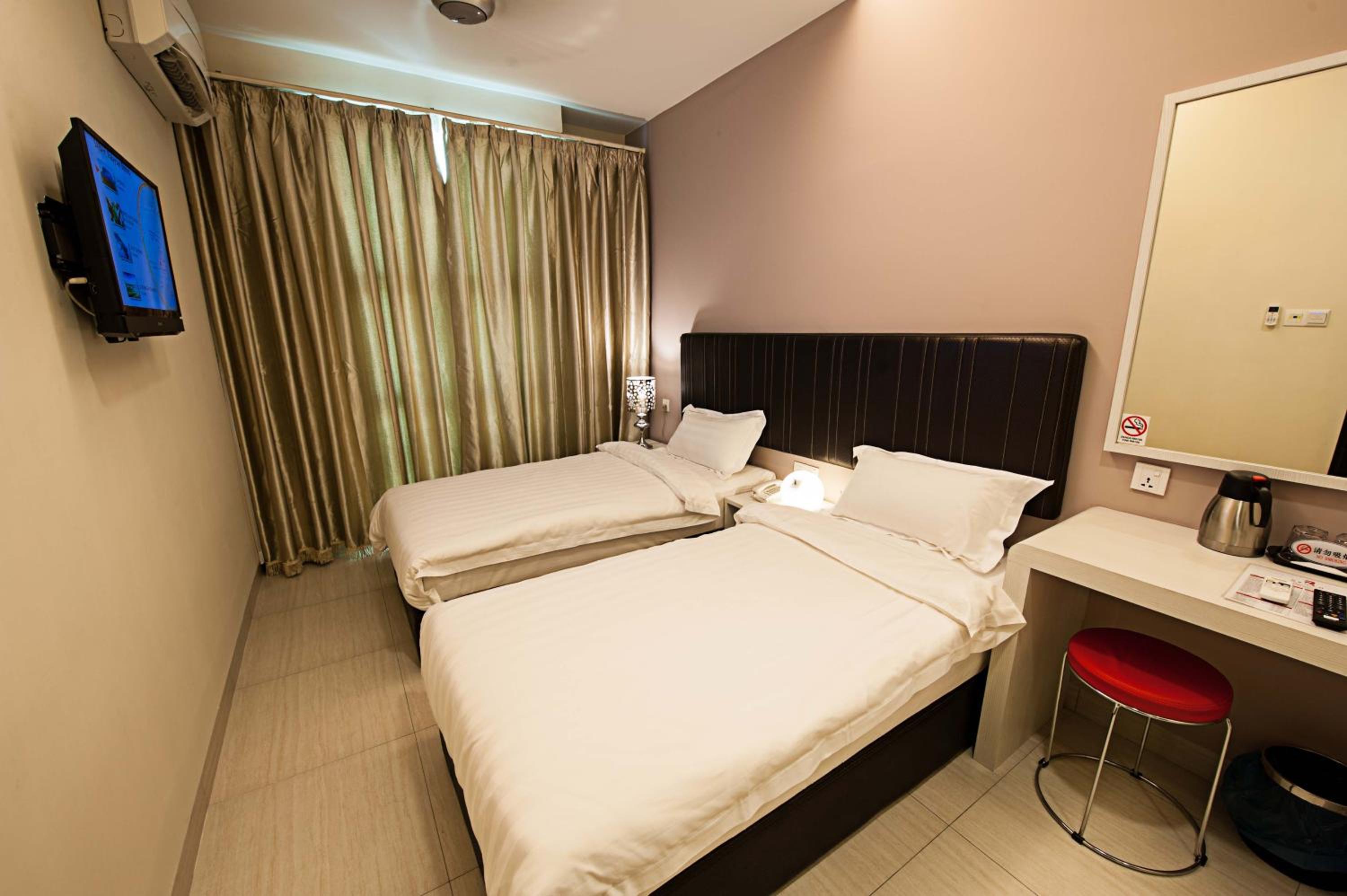 Standard Twin Room without Window - Photo 3