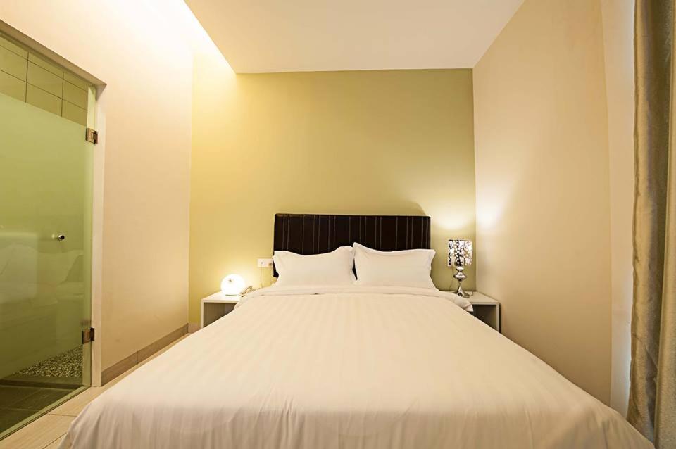 Camera Standard con Letto Queen Size senza Finestra