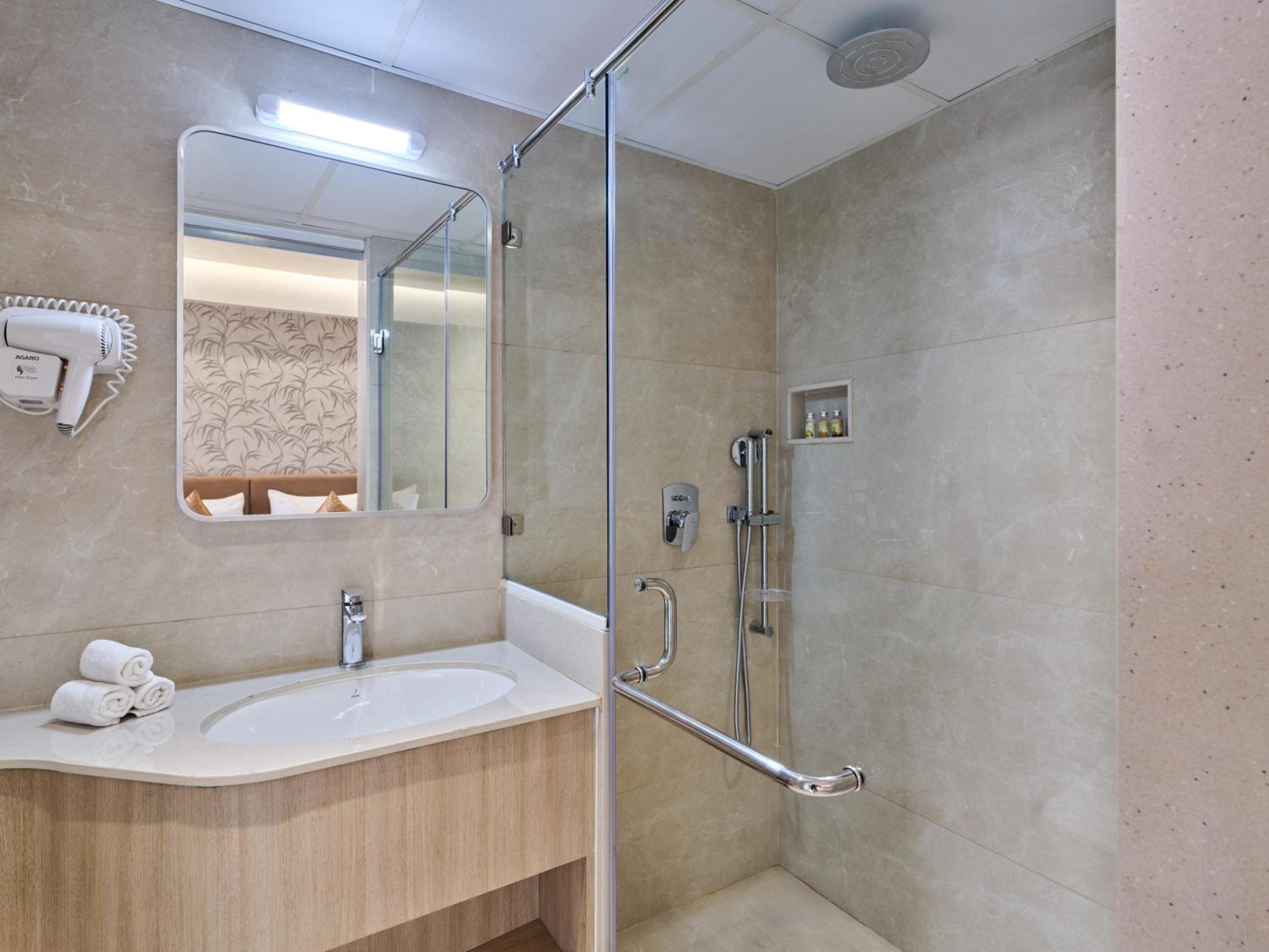 Suite with City View photo 3
