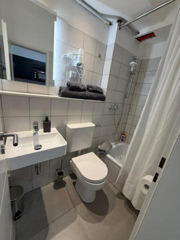 Double or Twin Room with Shower - Photo 2