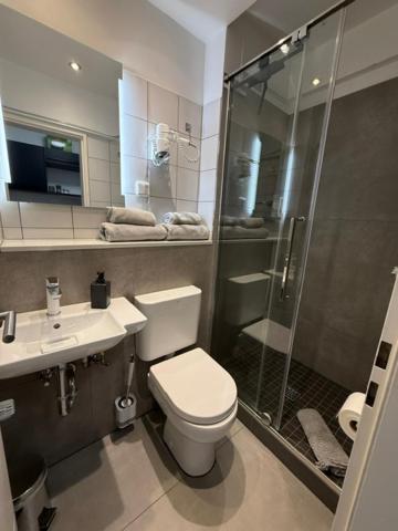 Double or Twin Room with Shower photo 2