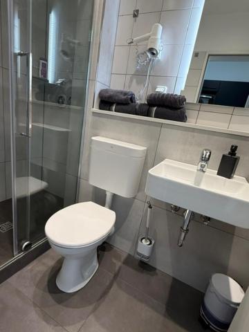 Double or Twin Room with Shower