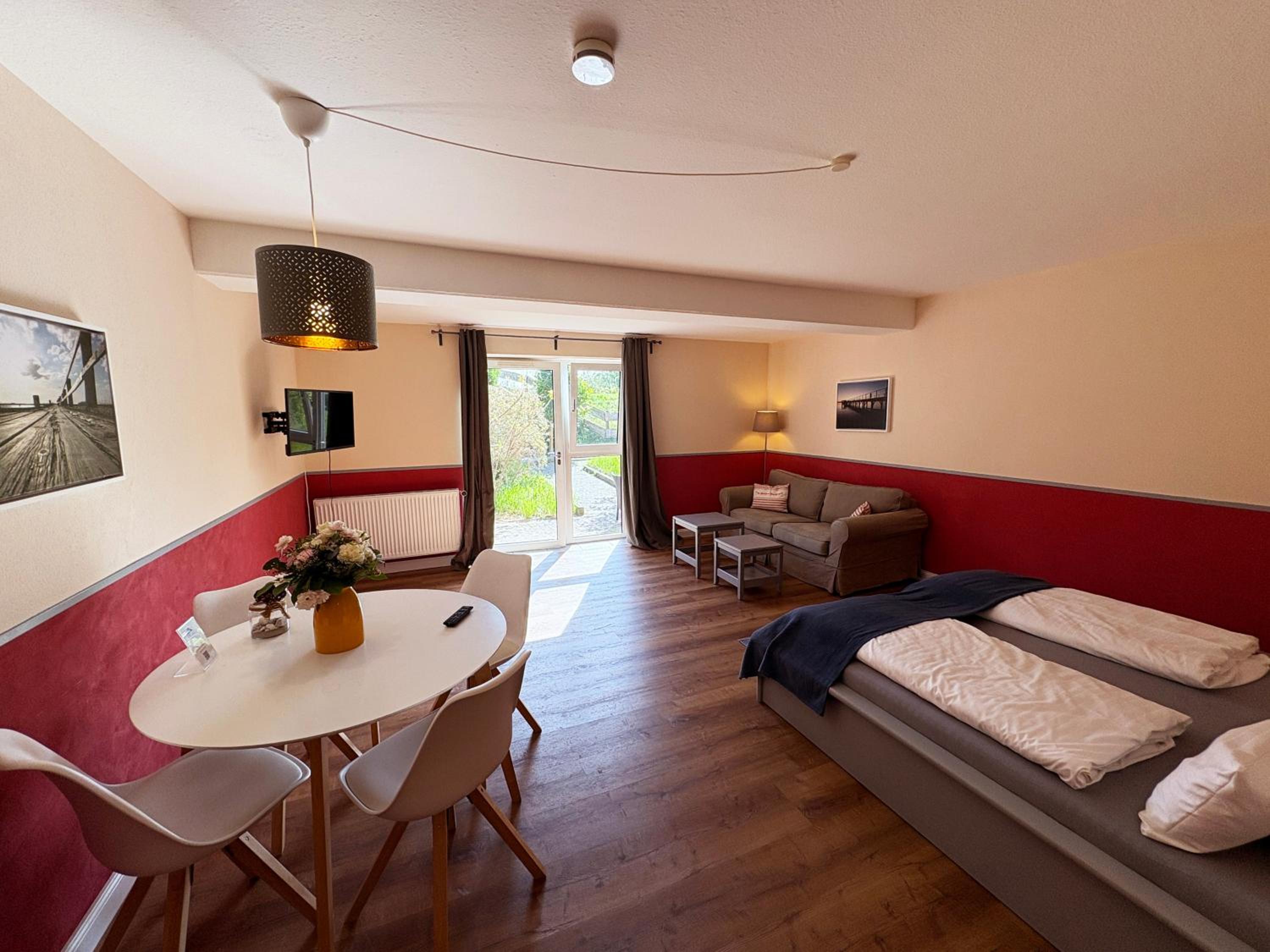 Family Room with Terrace photo 2