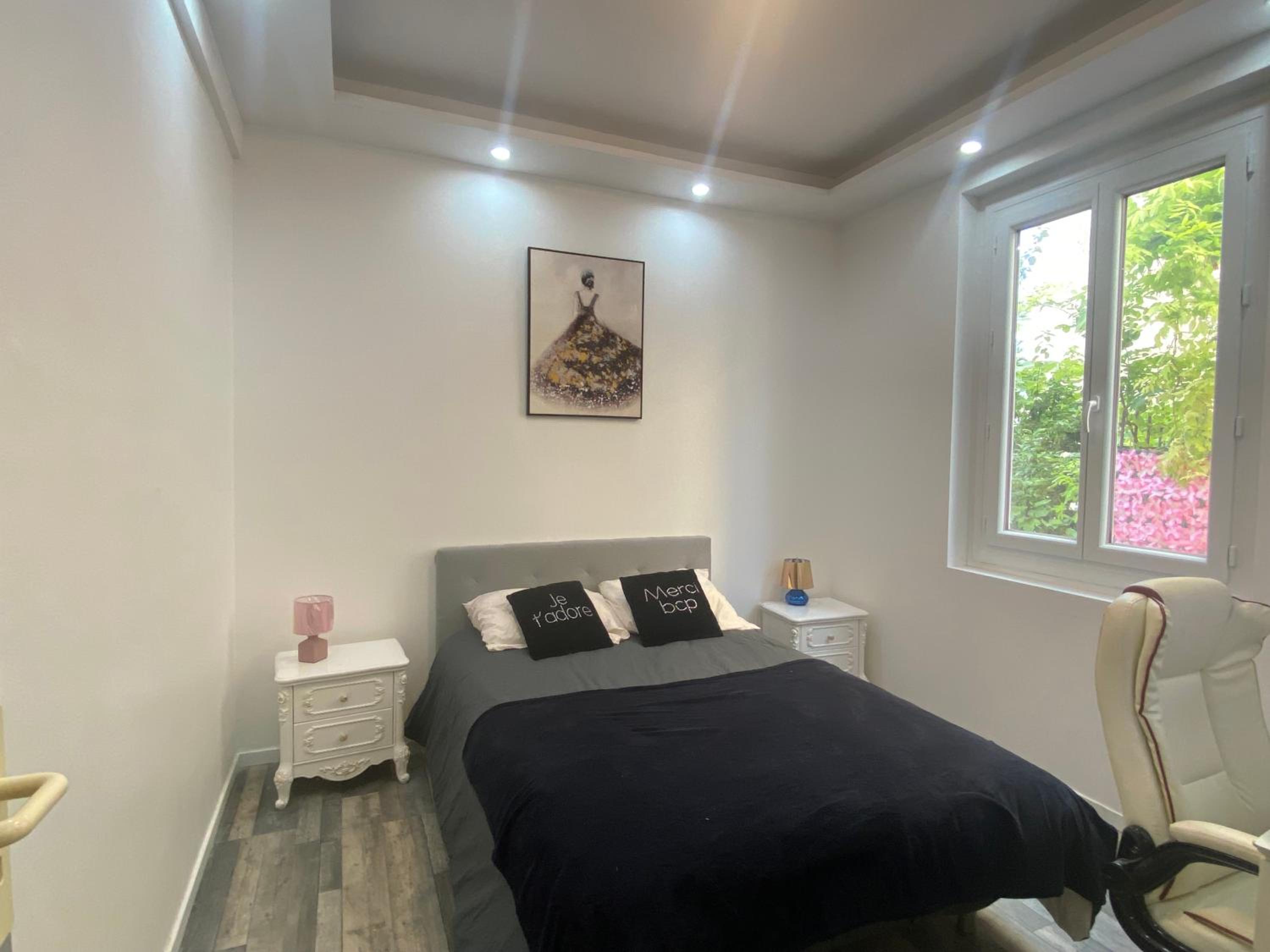 One-Bedroom Apartment with Terrace
