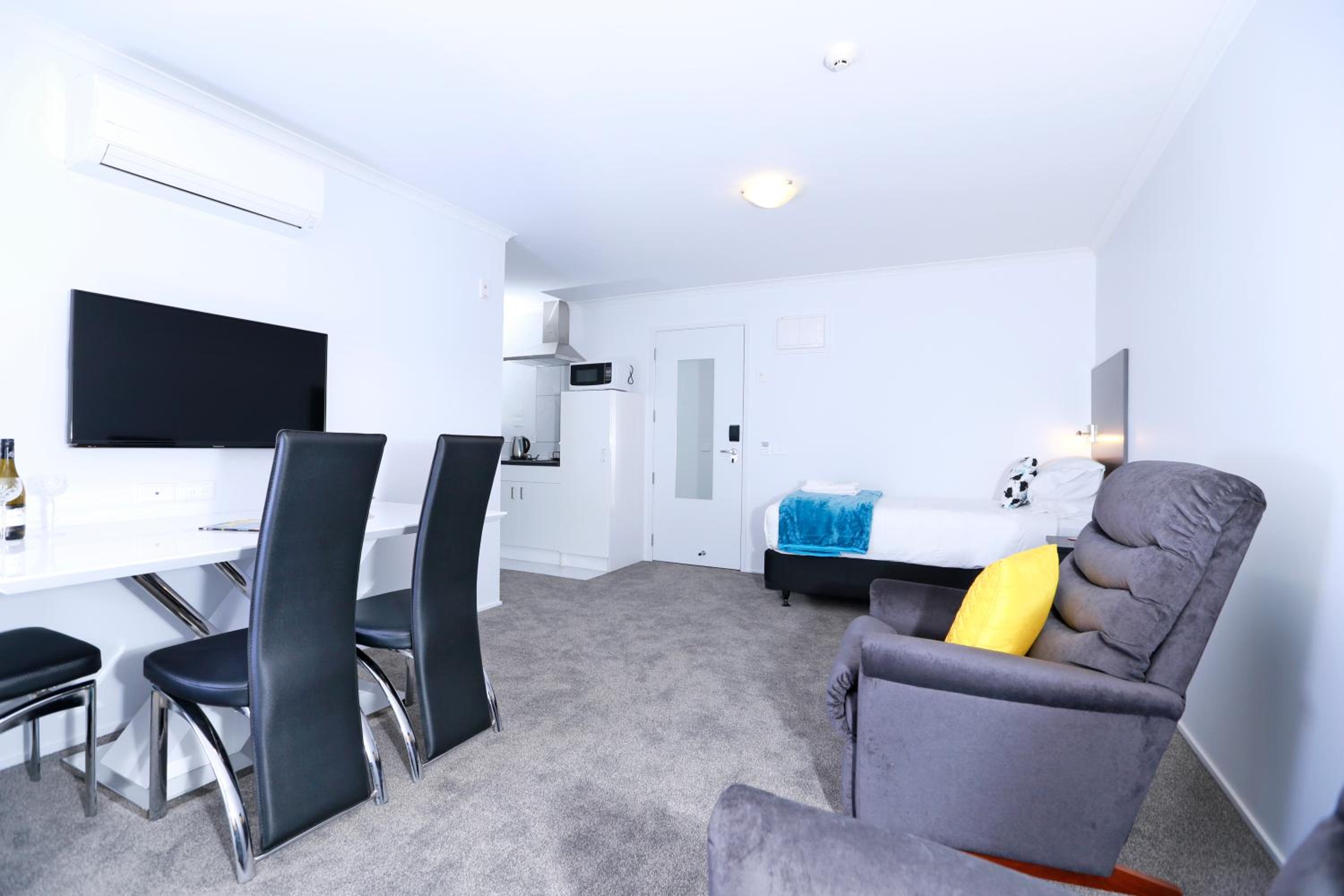 Accessible One-Bedroom Apartment photo 2