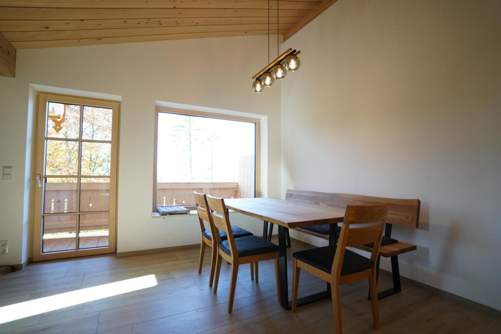 Three-Bedroom Apartment with Balcony photo 3