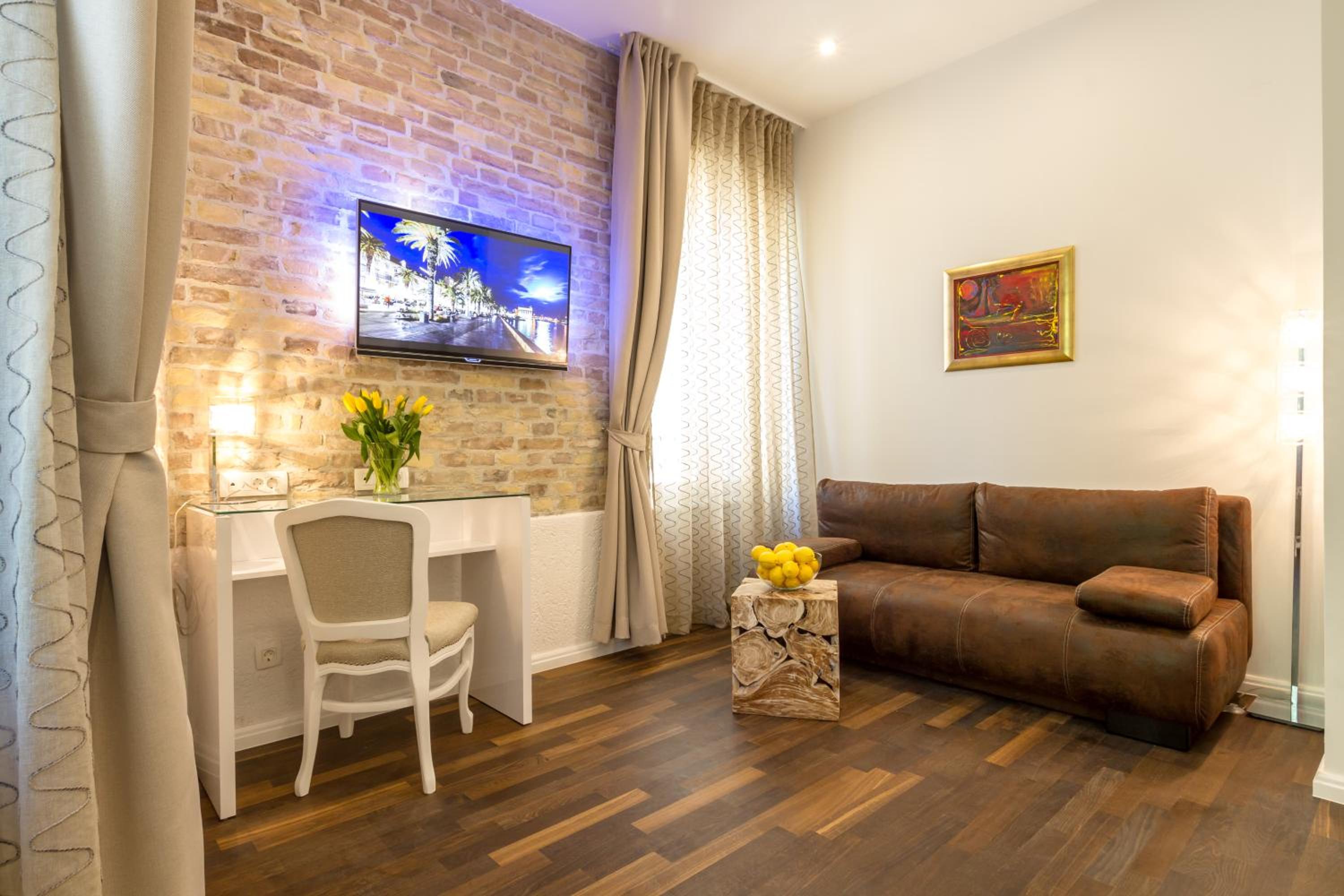 Deluxe Double Room with Extra Bed