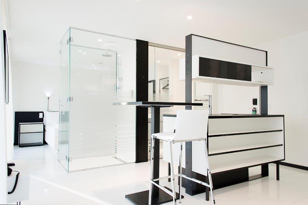 Studio with Kitchenette - Annex