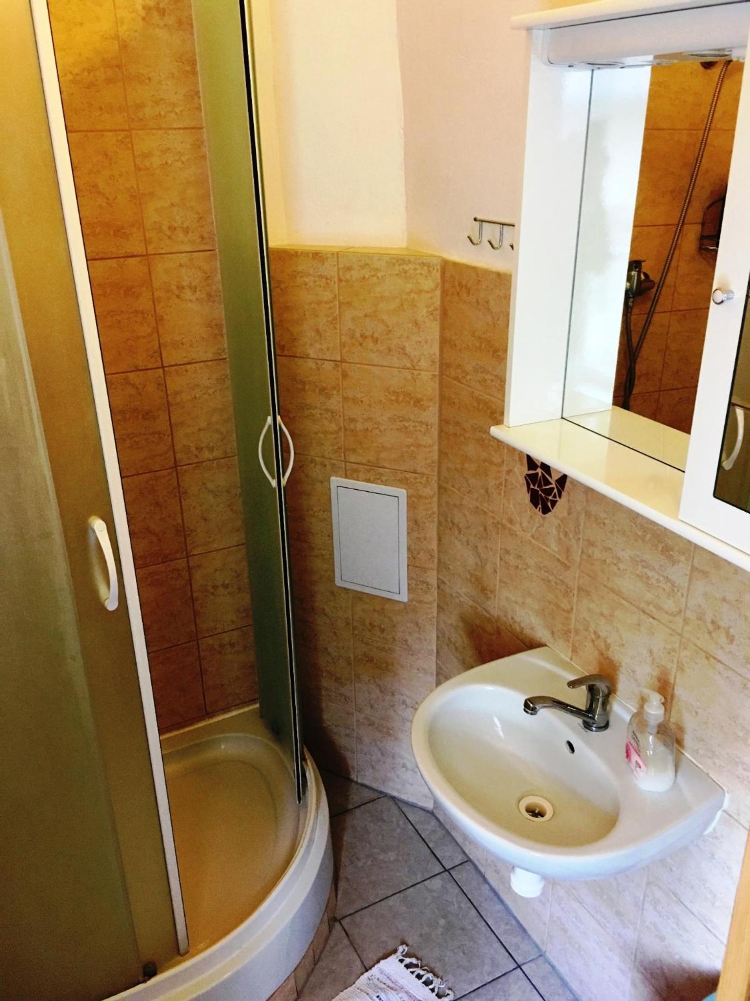 One-Bedroom Apartment - Photo 32
