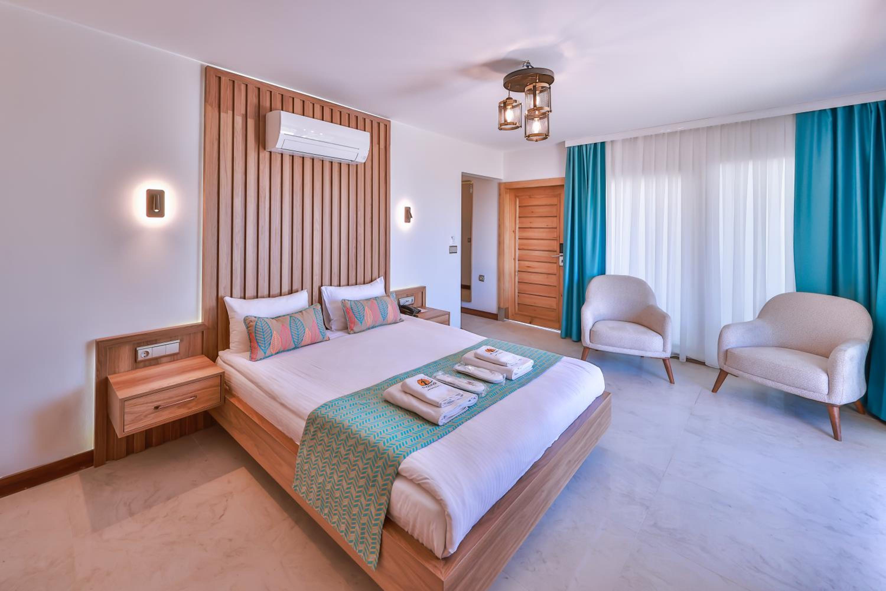 Queen Suite with Sea View