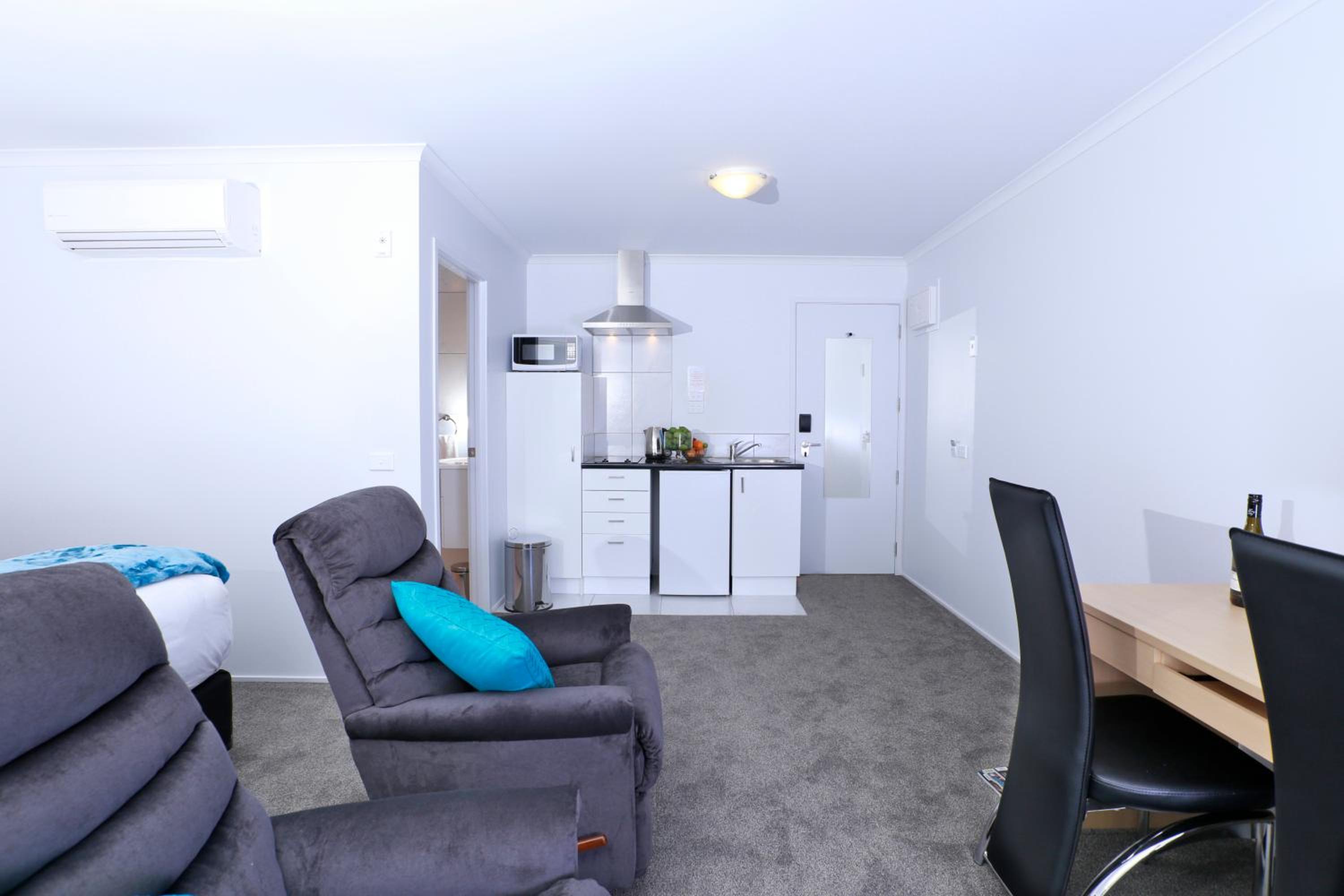 Deluxe Suite With Spa Bath photo 2