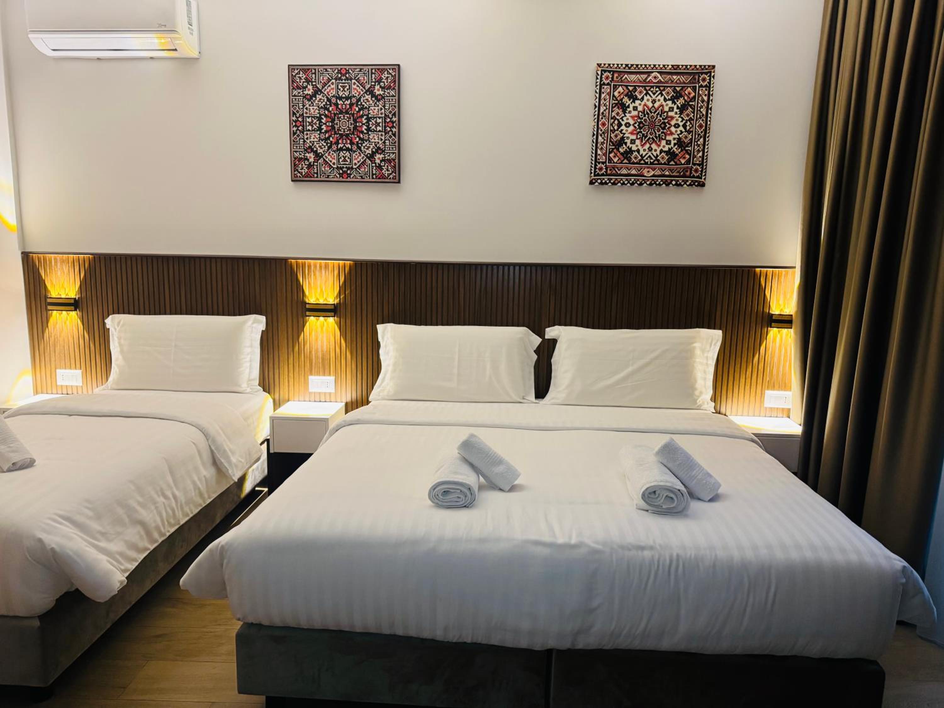 Quadruple Room with Balcony photo 2