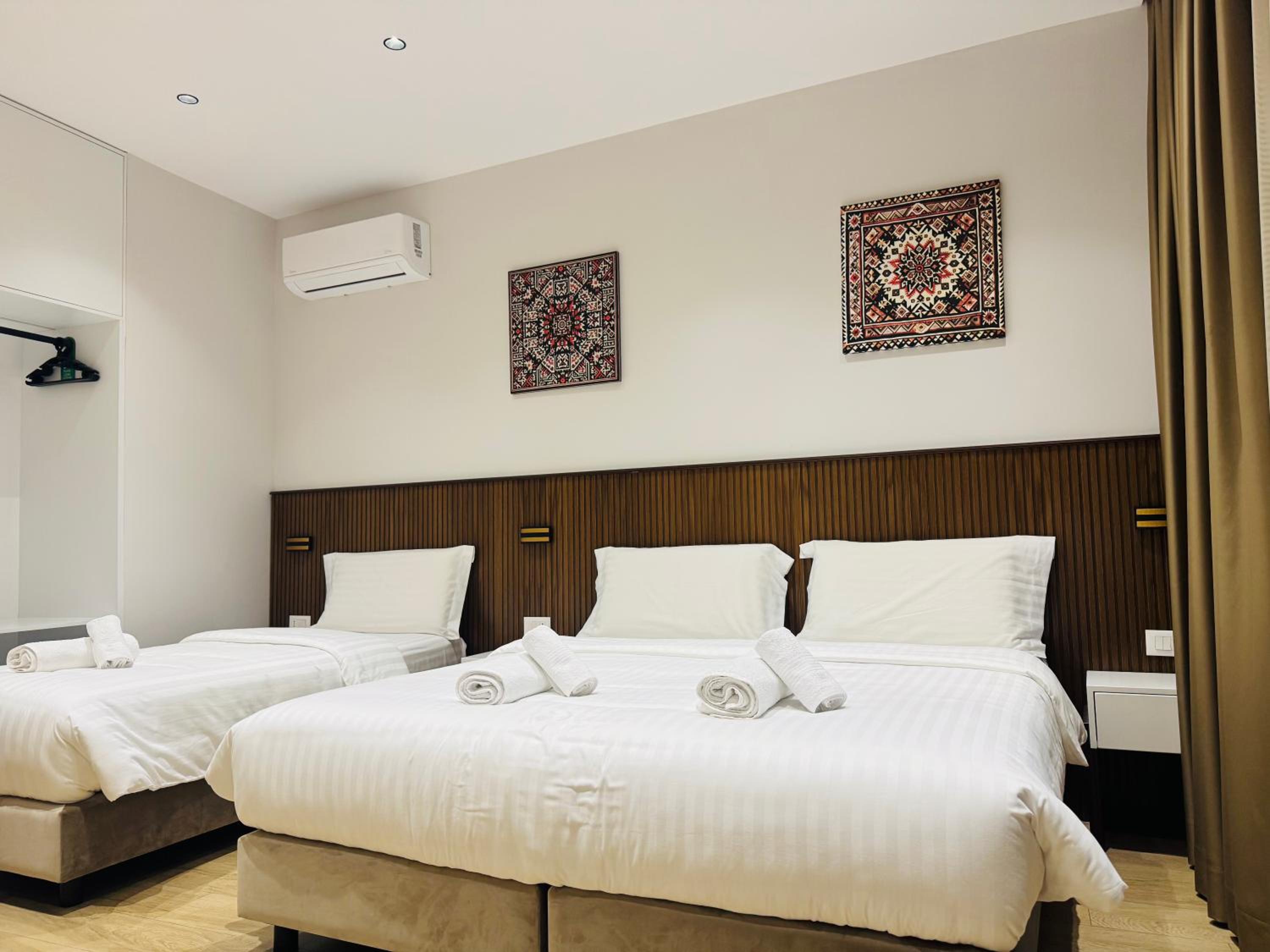 Quadruple Room with Balcony photo 1