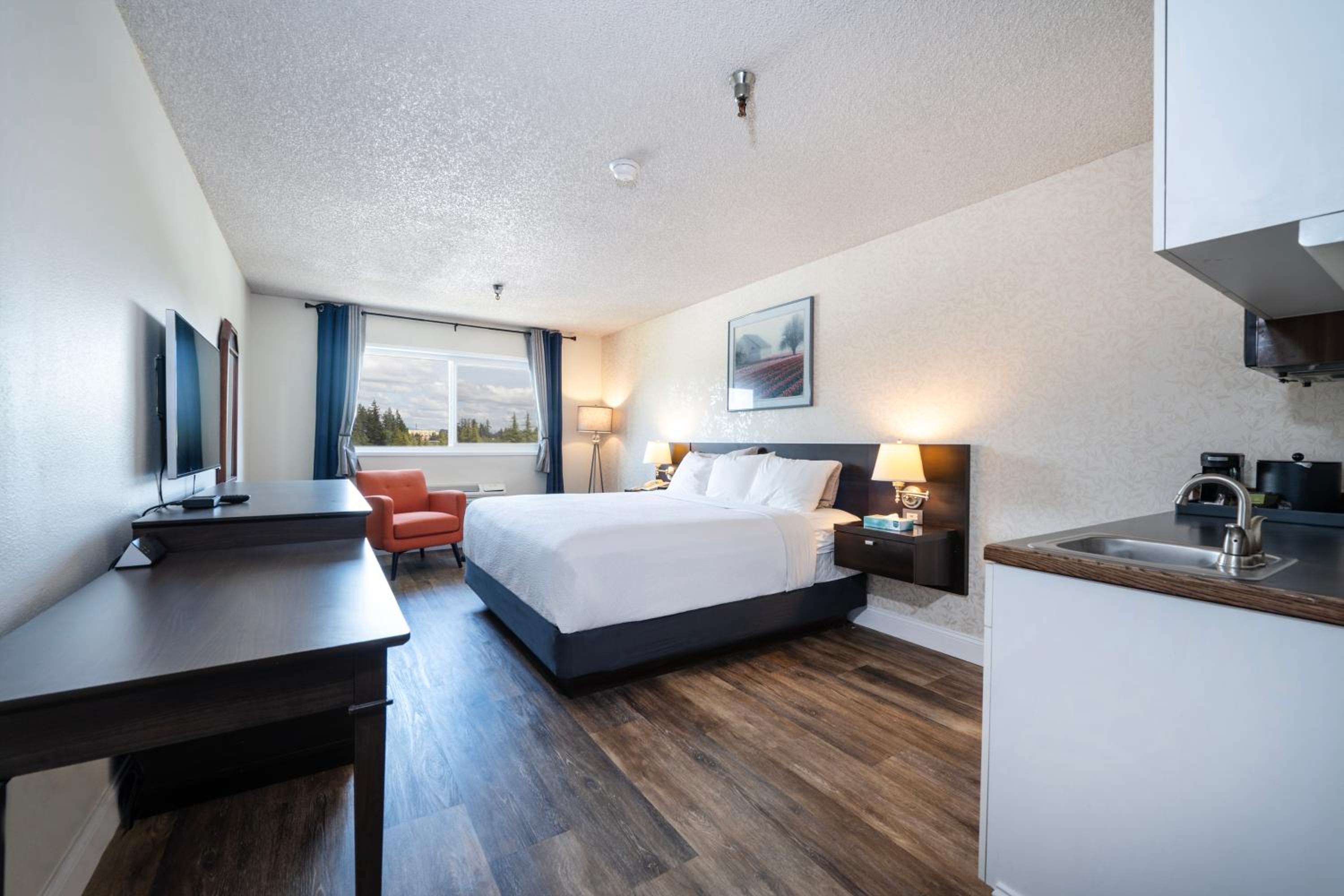 Standard King Room - Photo 2