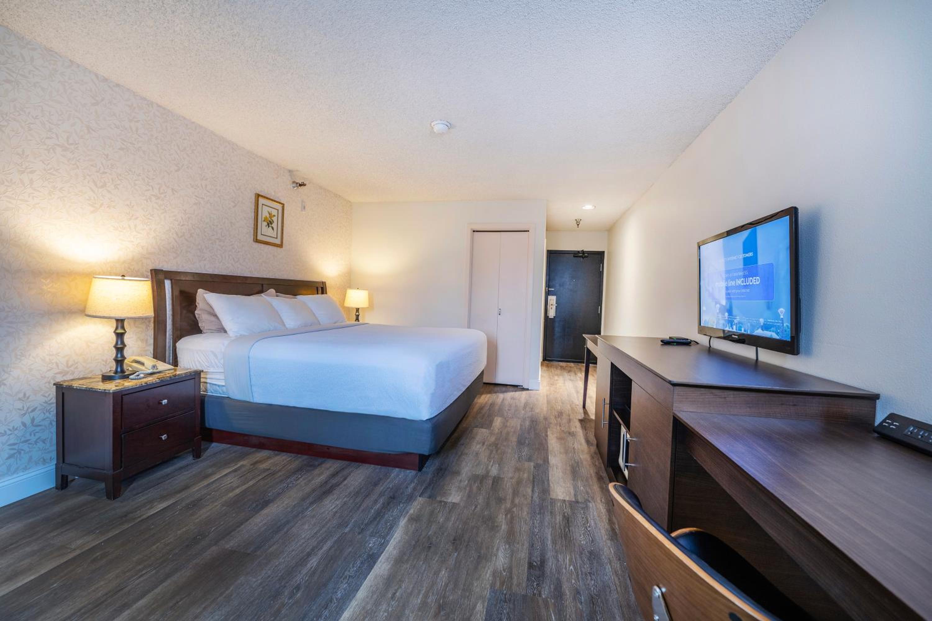 Standard King Room - Photo 1