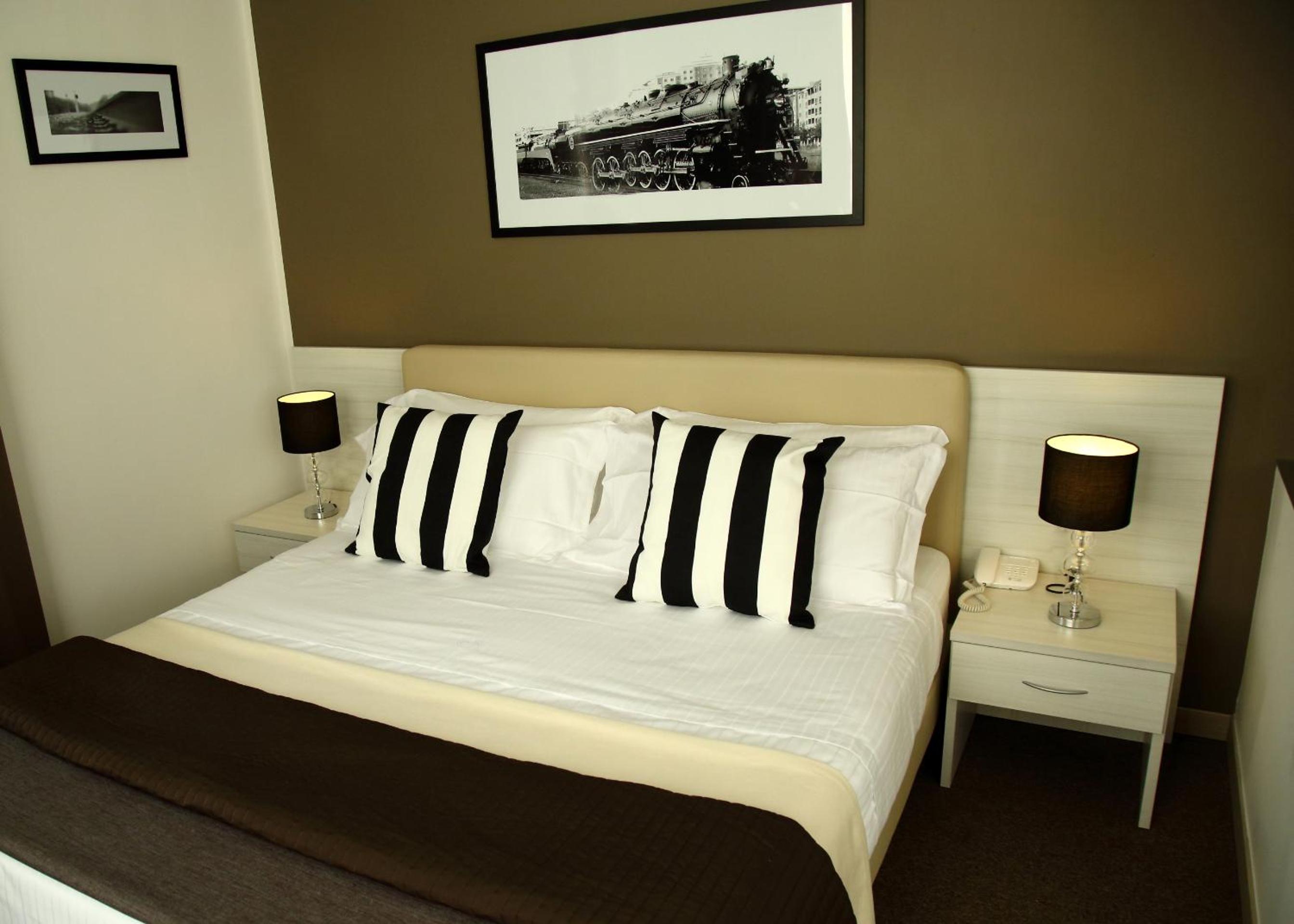 Double or Twin Room - Photo 2