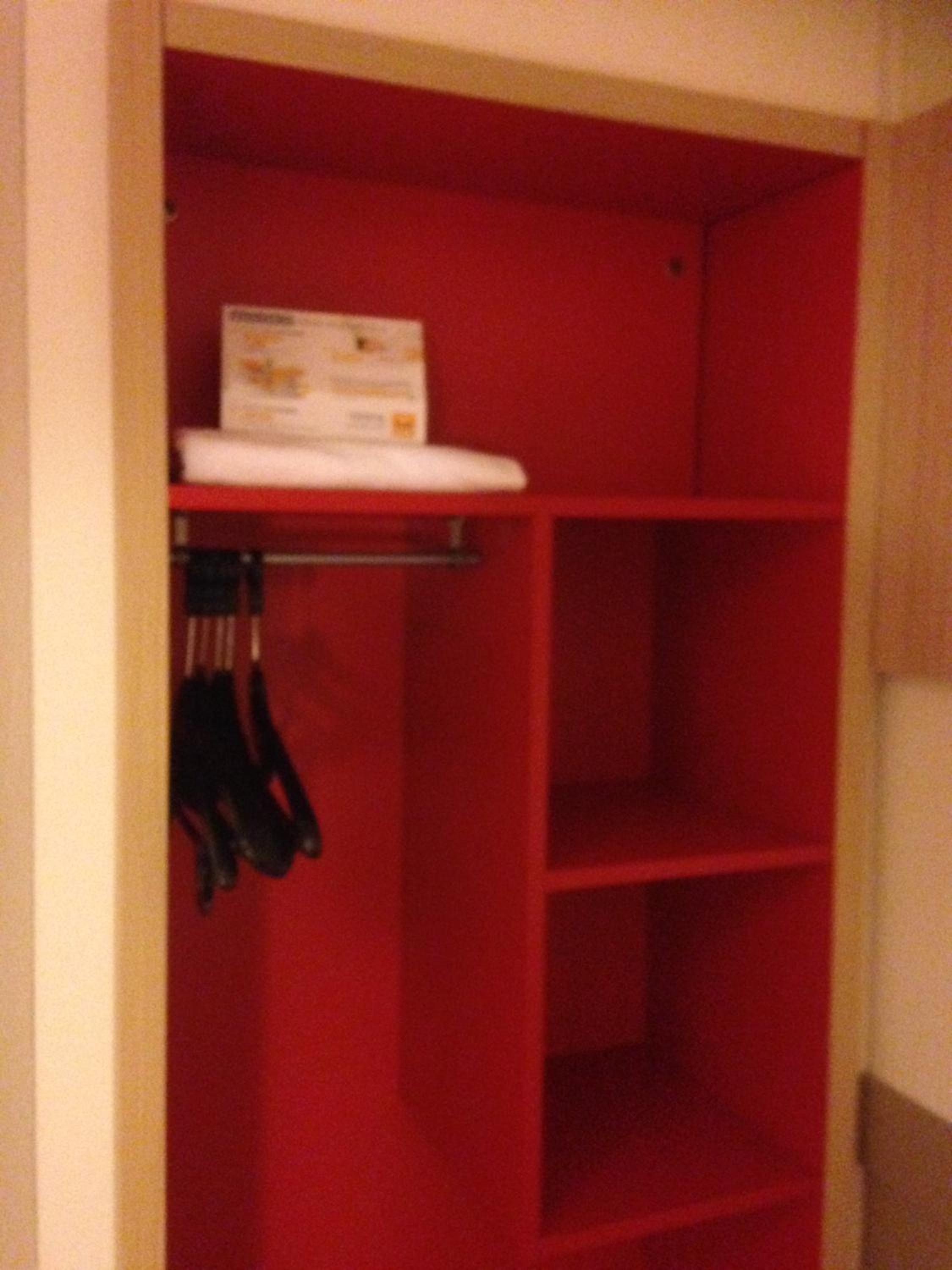 Triple Room (1 Double Bed + 1 Bunk Bed) - Photo 2