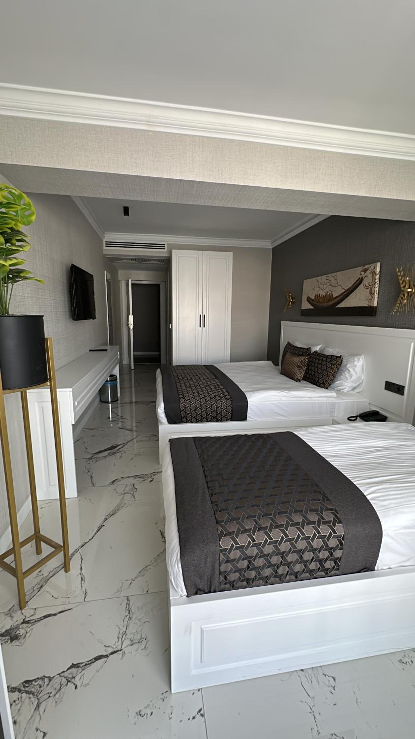 Deluxe Triple Room photo 1