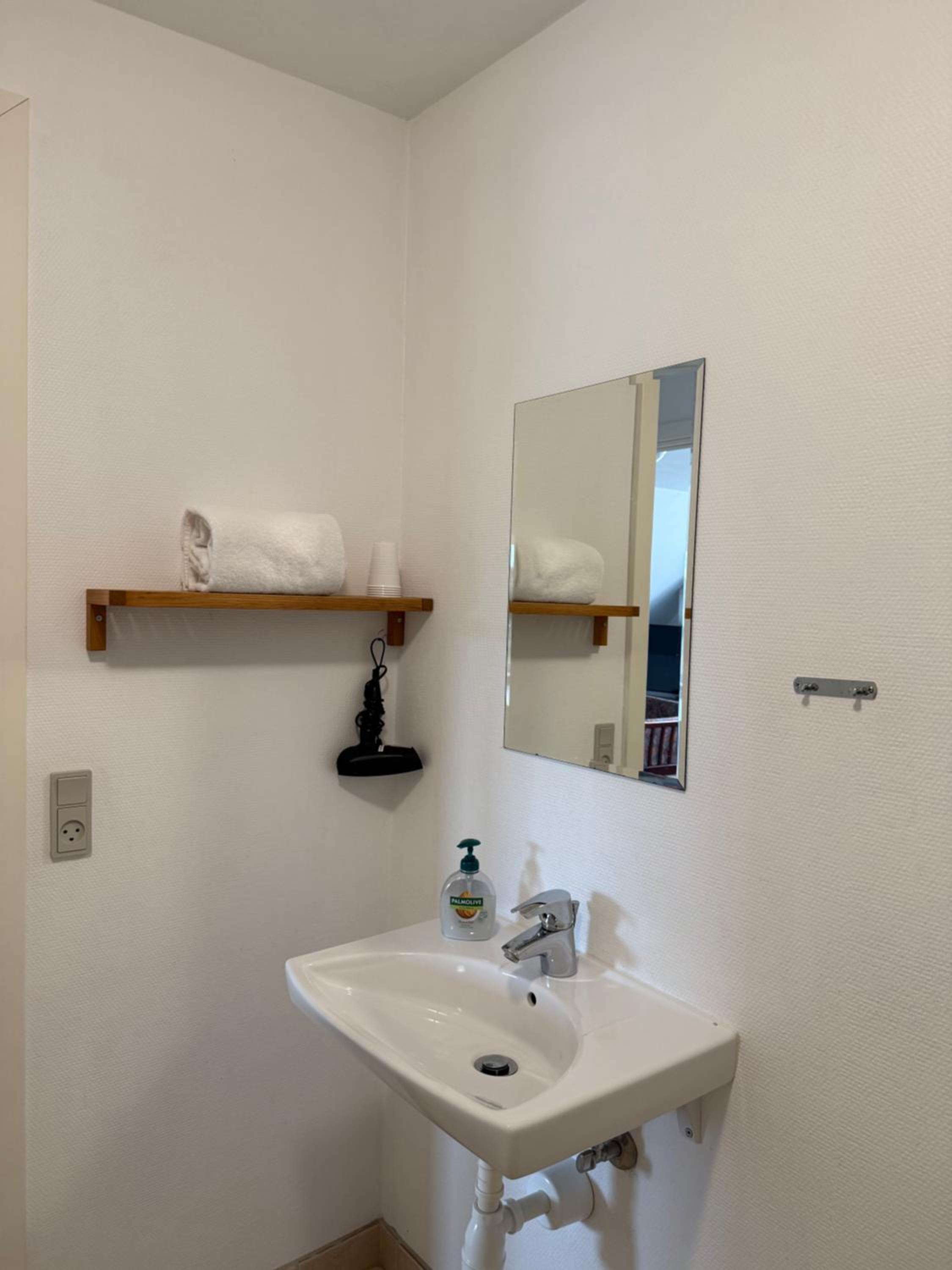 Family Room with Bathroom photo 1