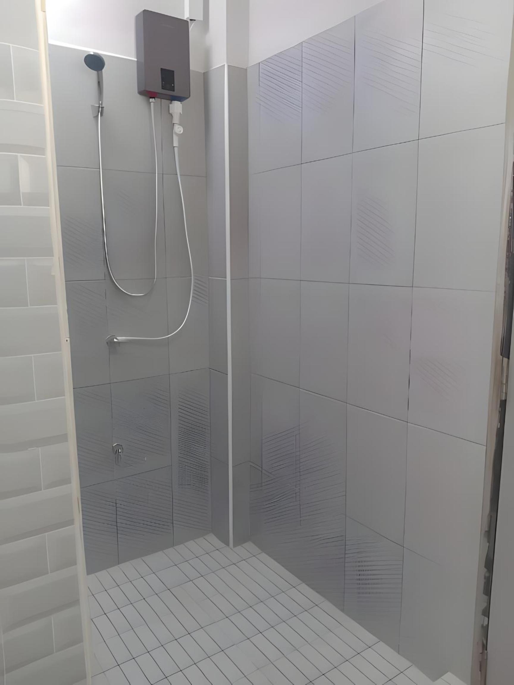 Double Room with Private External Bathroom photo 2