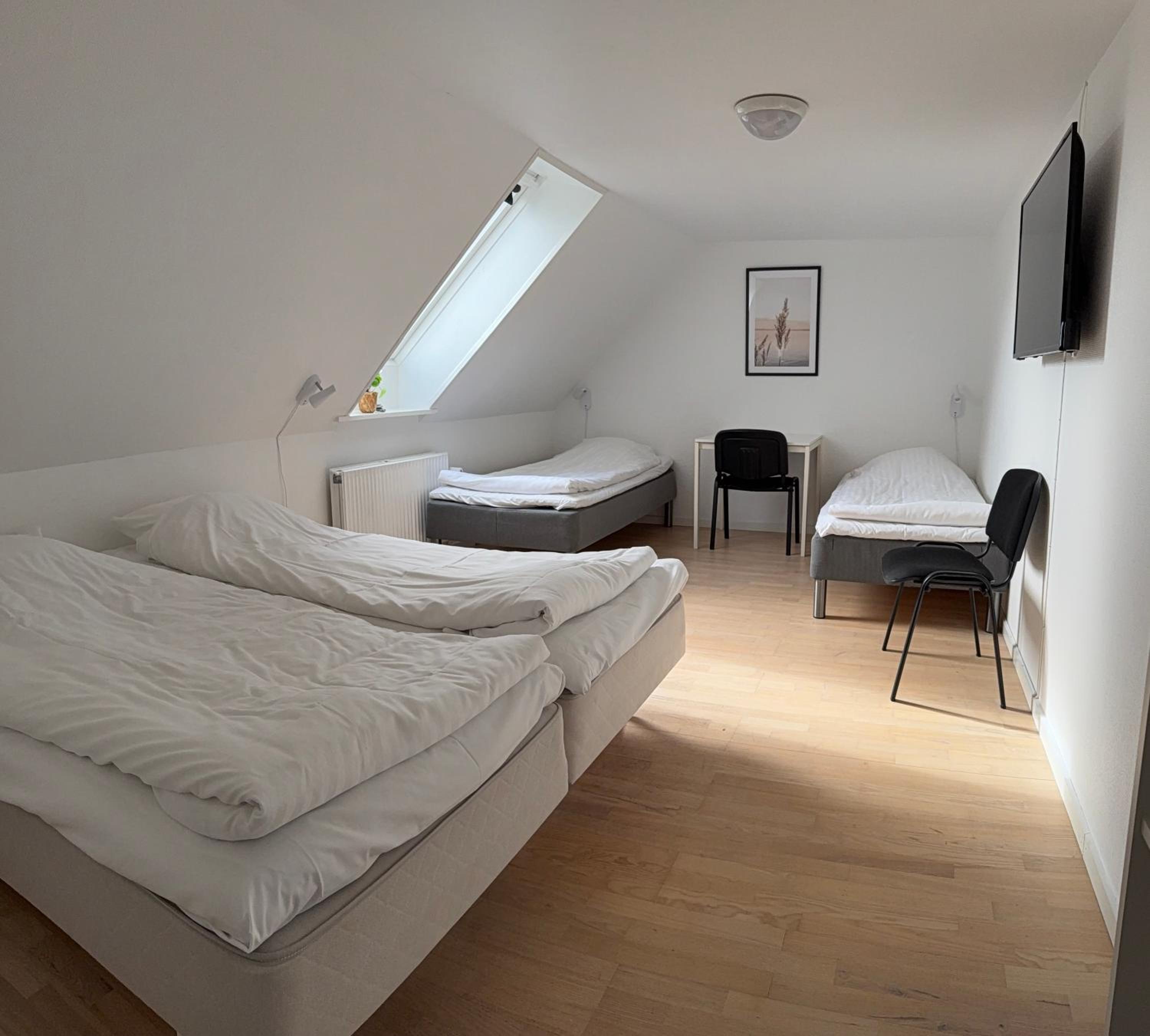 Quadruple Room with Private Bathroom photo 1
