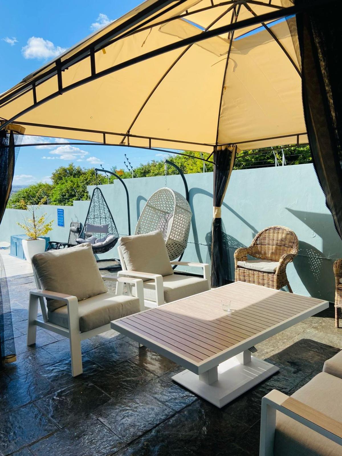 Junior Suite with Pool View - Photo 1