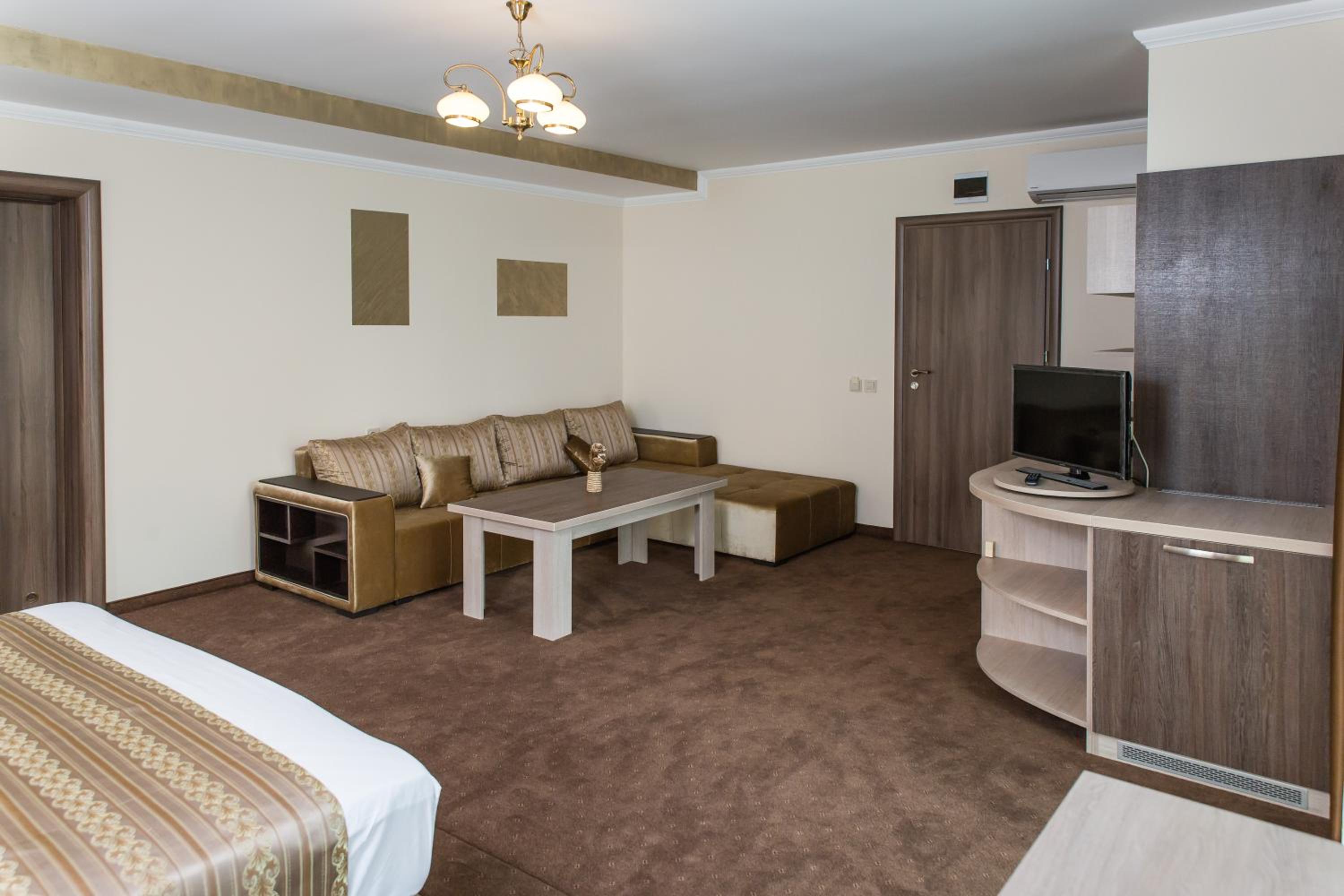 Suite with Balcony photo 3