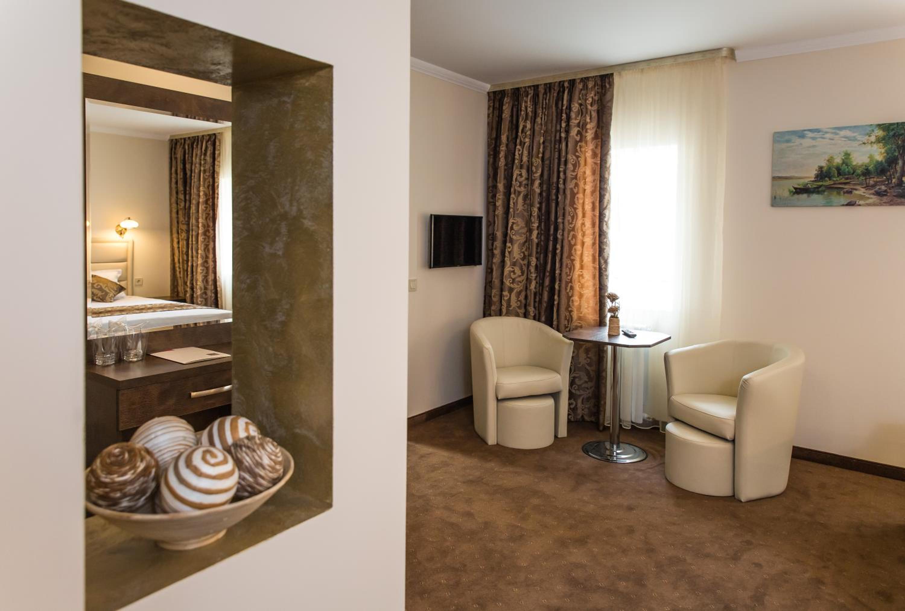 Suite with Hot Tub photo 3