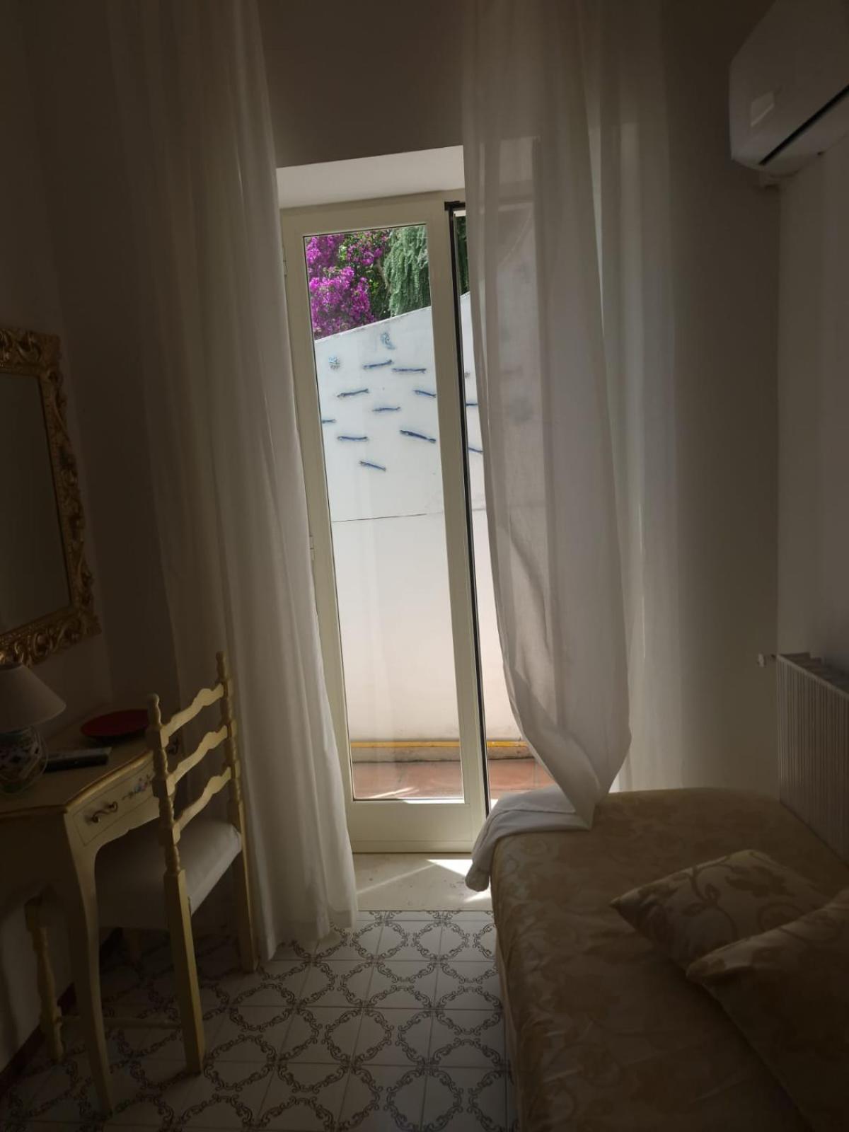 Basic Triple Room - No Sea View - Photo 4