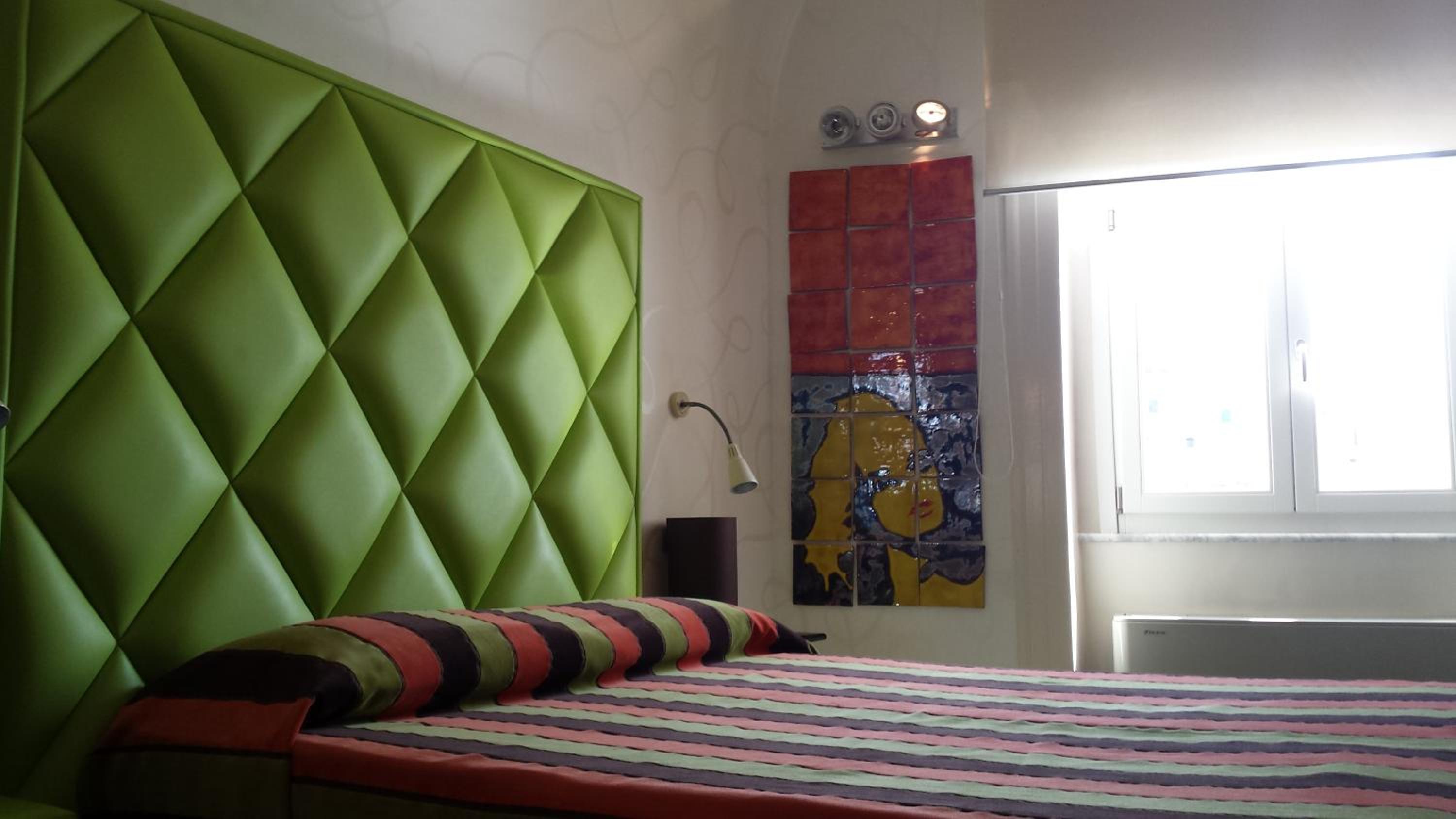 Classic Double Room with Partial Sea View and Spa Bath - Photo 3