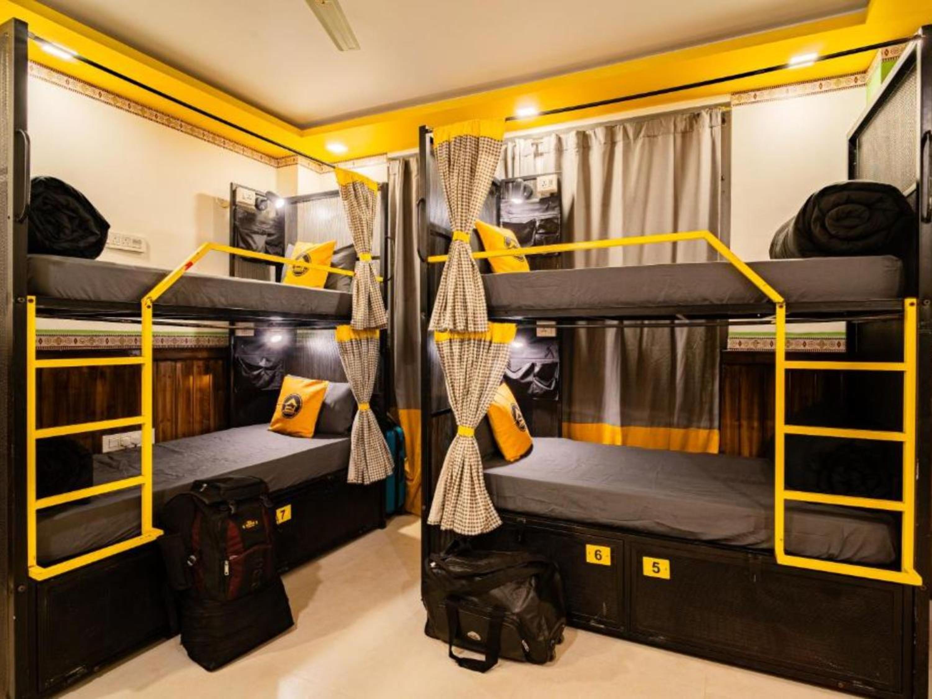 Bed in 8-Bed Mixed Dormitory Room photo 2