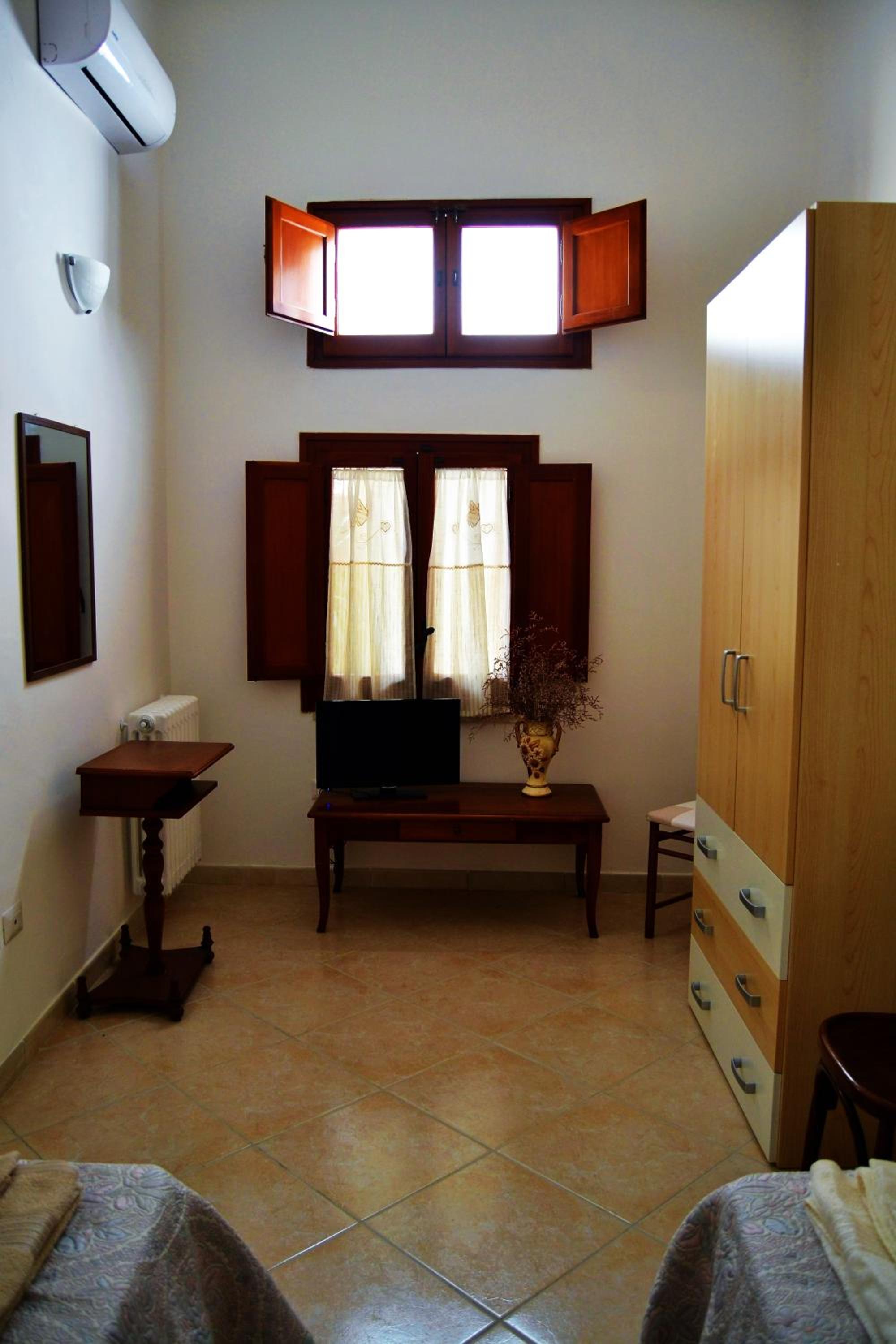 Double Or Twin Room With Shared Bathroom