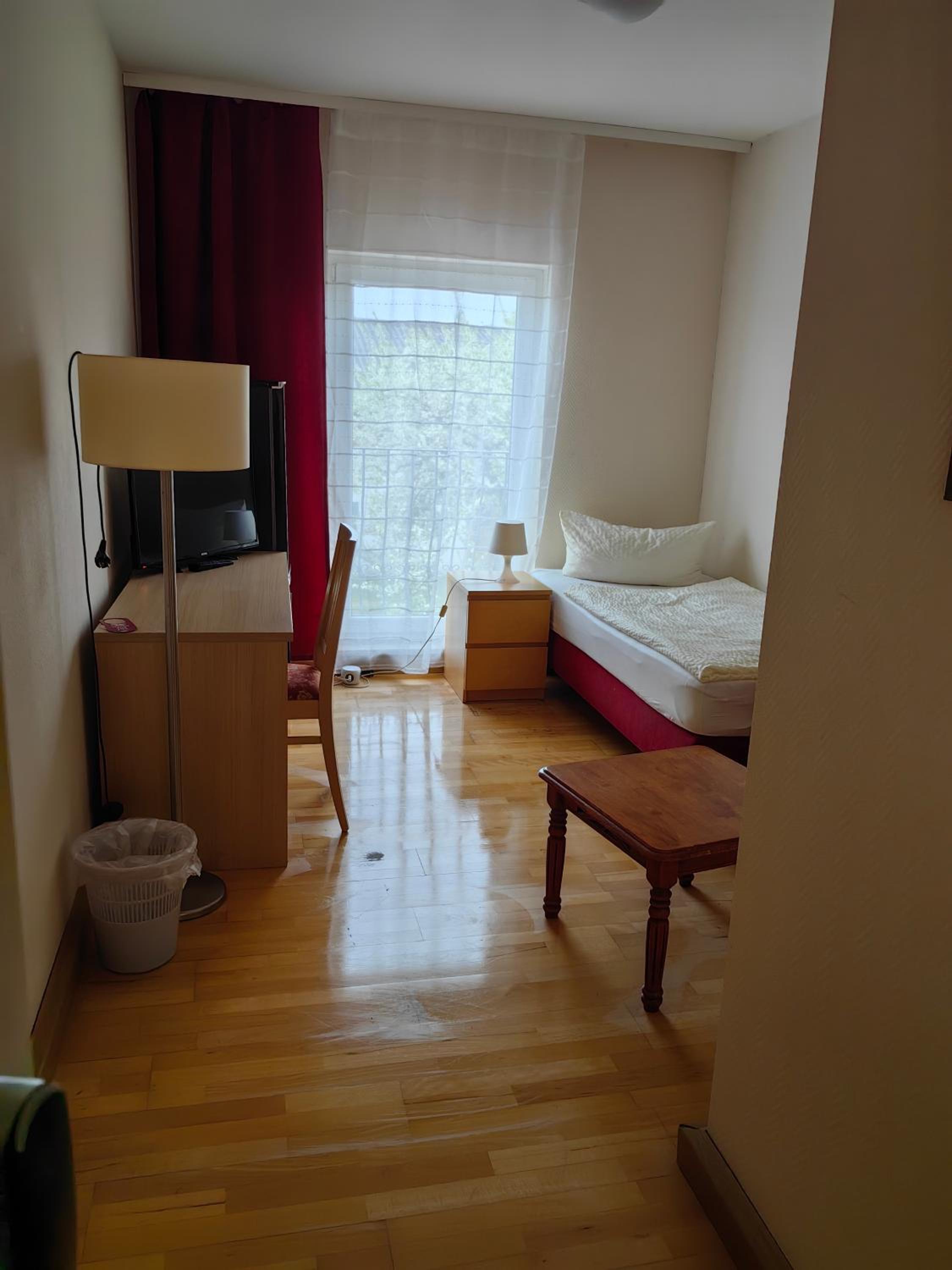 Single Room photo 2