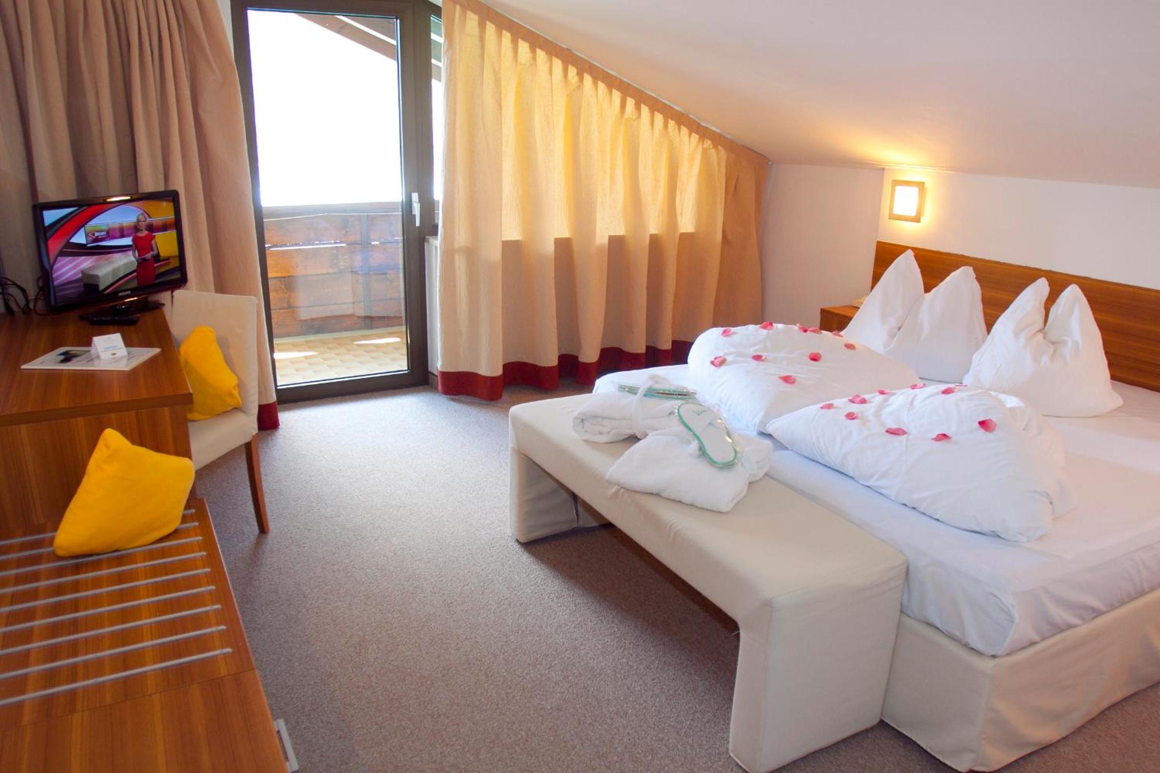 Junior Suite with Ocean View - Photo 5