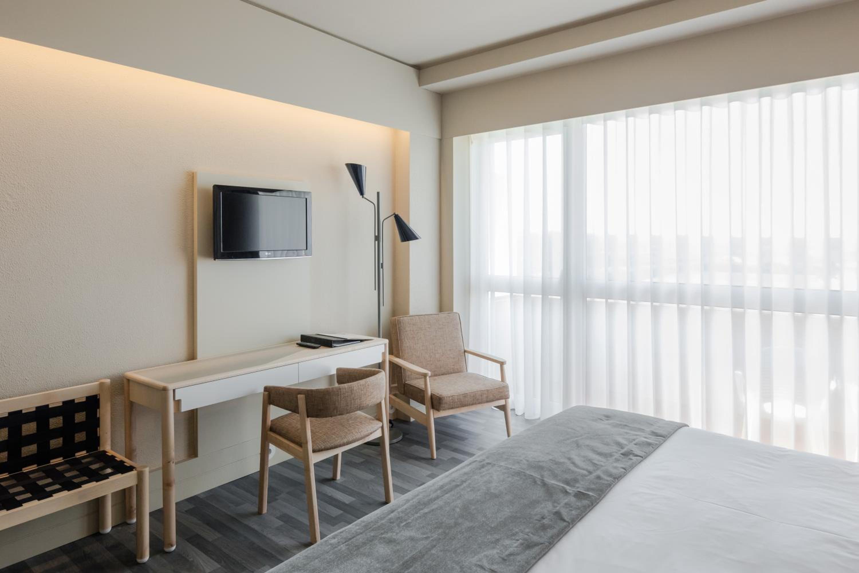 Double or Twin Room with Balcony - Photo 5