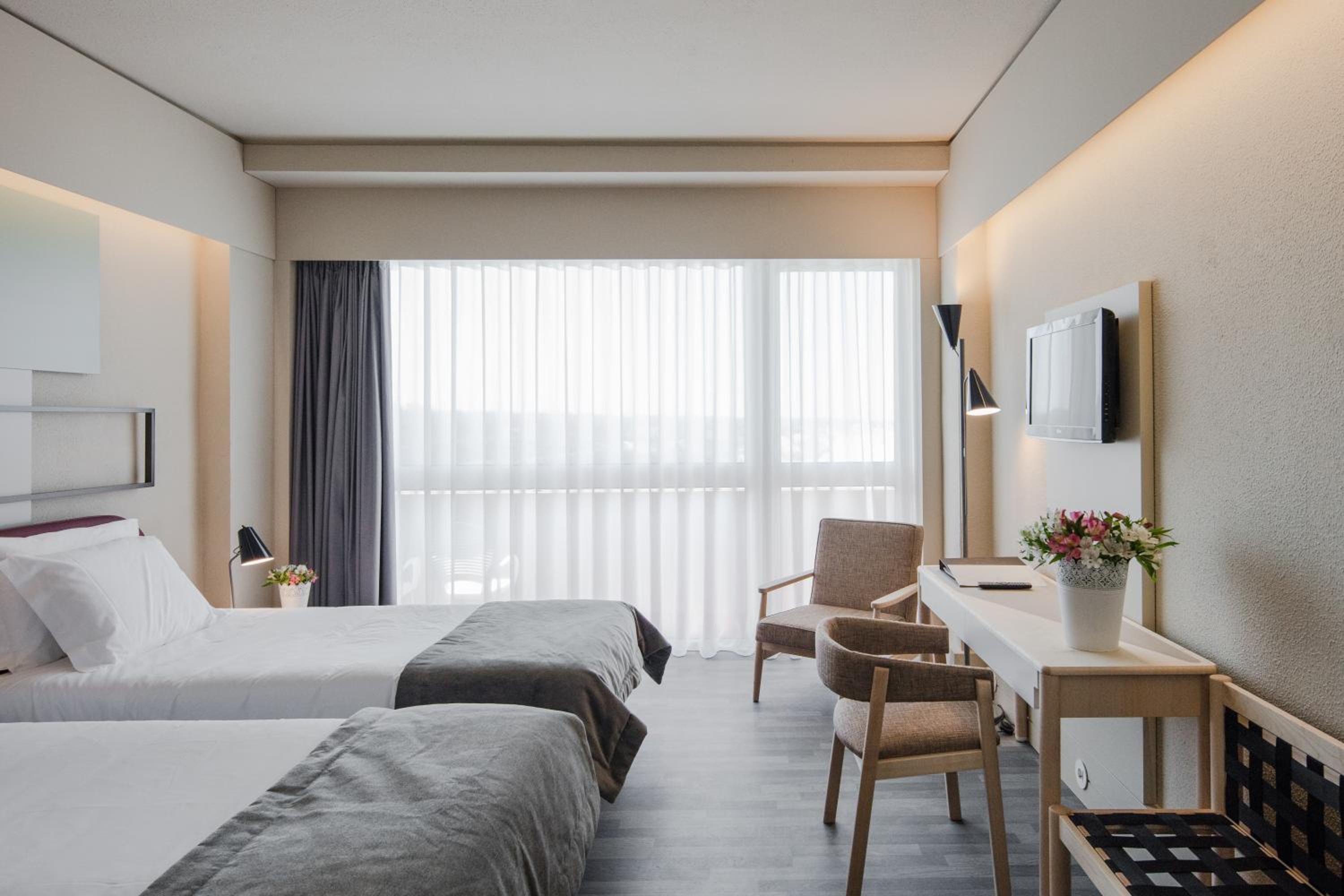 Standard Double or Twin Room (2 Adults + 1 Child) - Photo 1