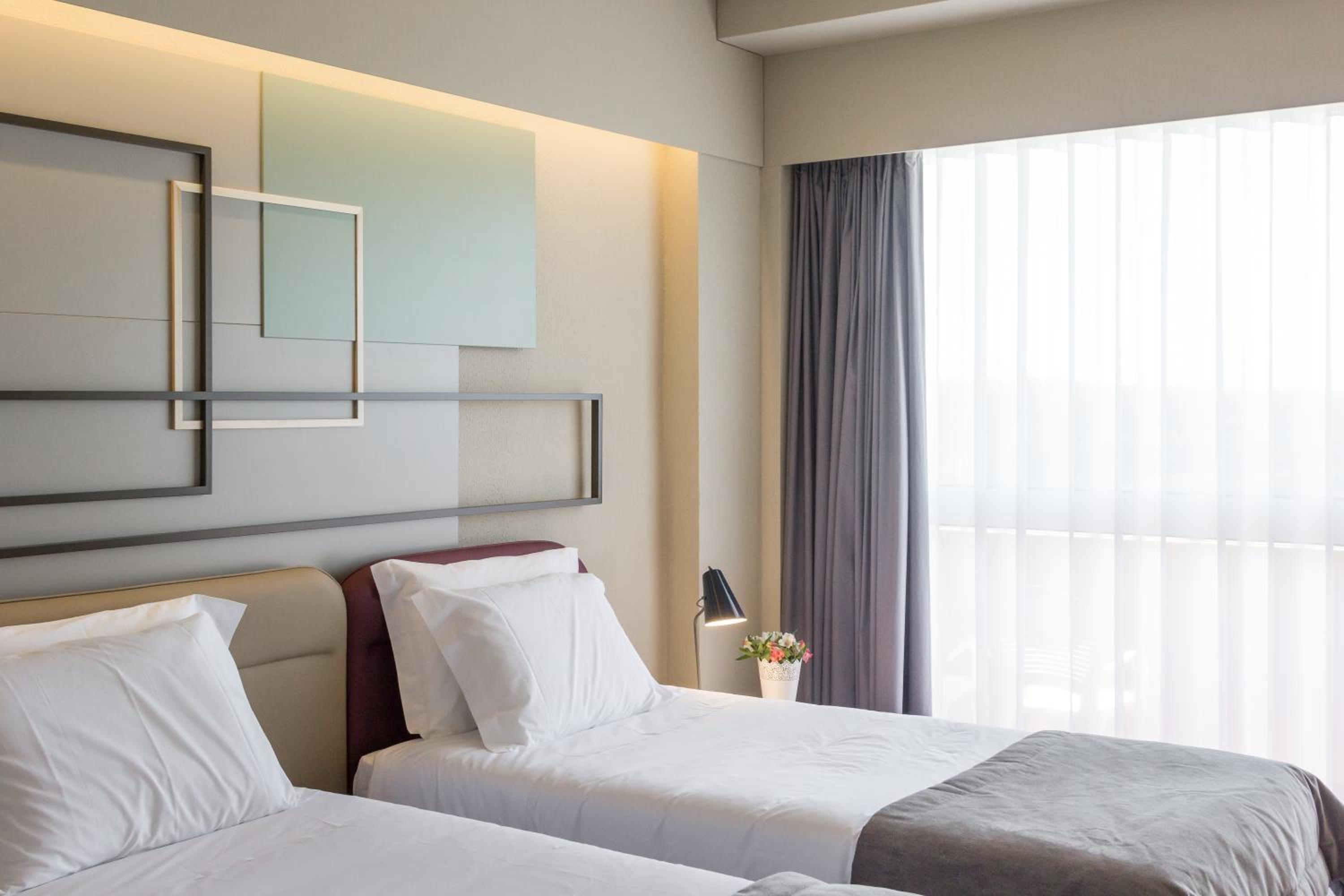 Double or Twin Room with Extra Bed - Photo 5