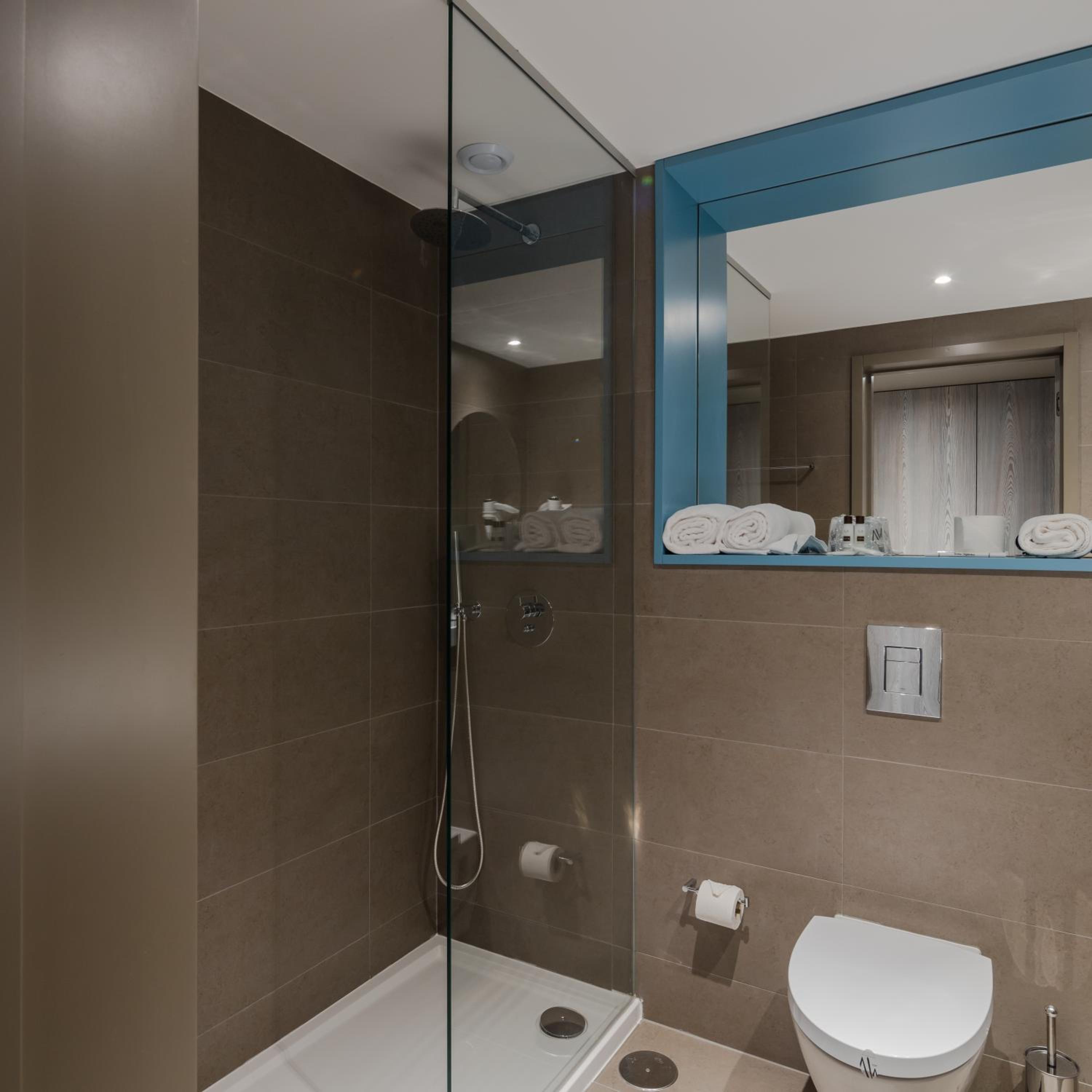 Double or Twin Room with Balcony - Photo 3