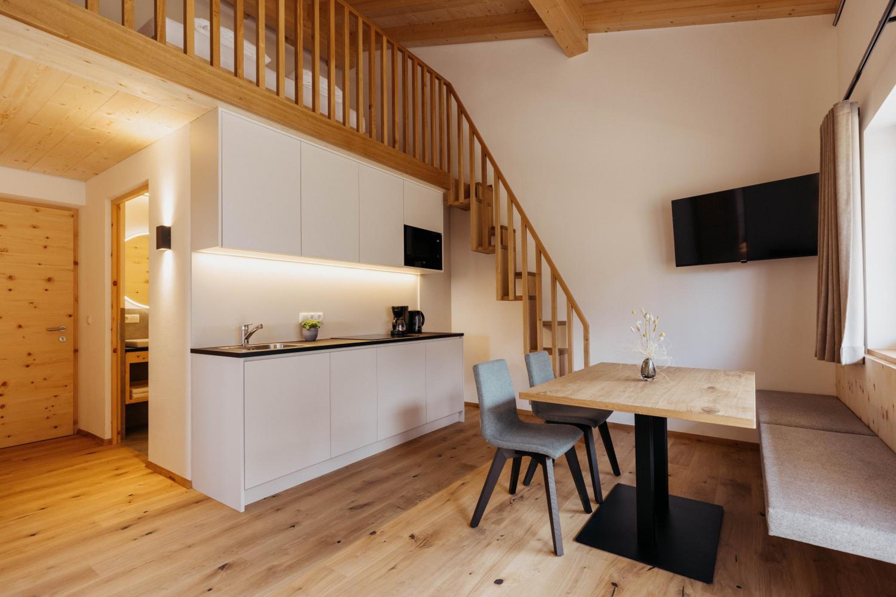Apartment - Split Level photo 3