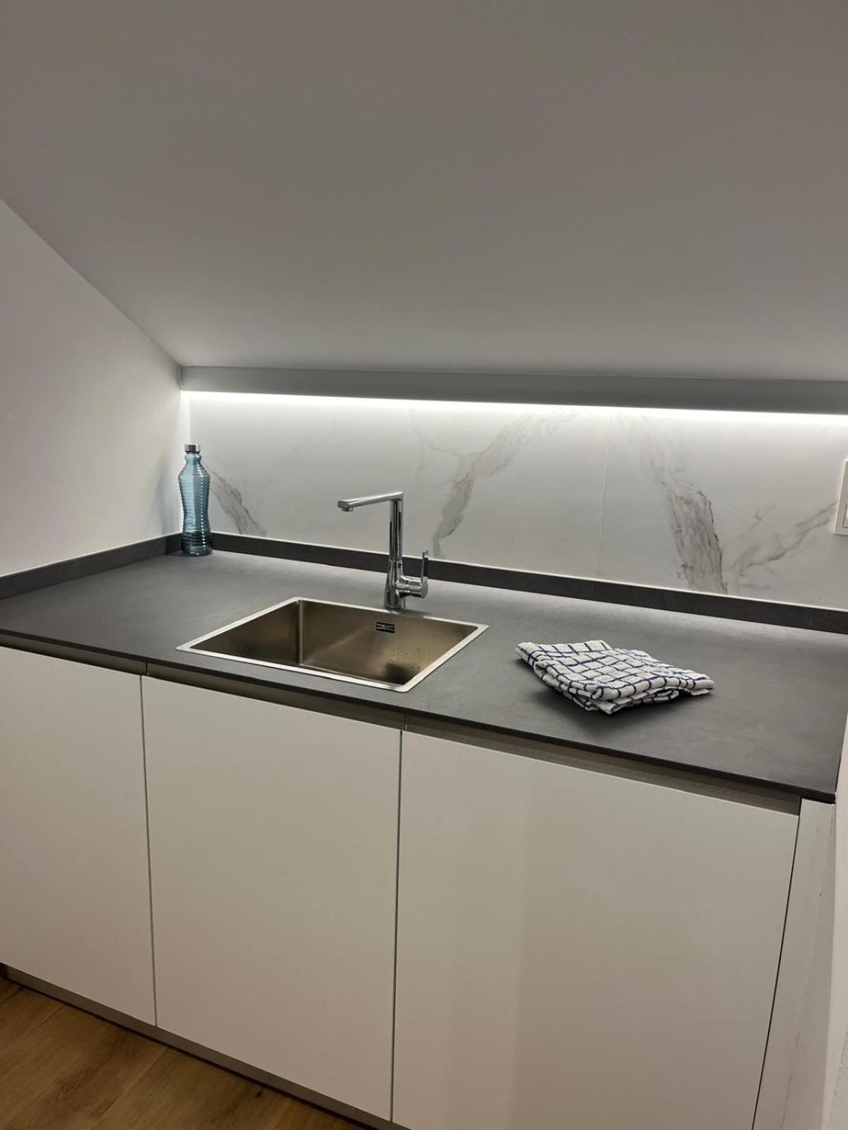 One-Bedroom Apartment photo 3