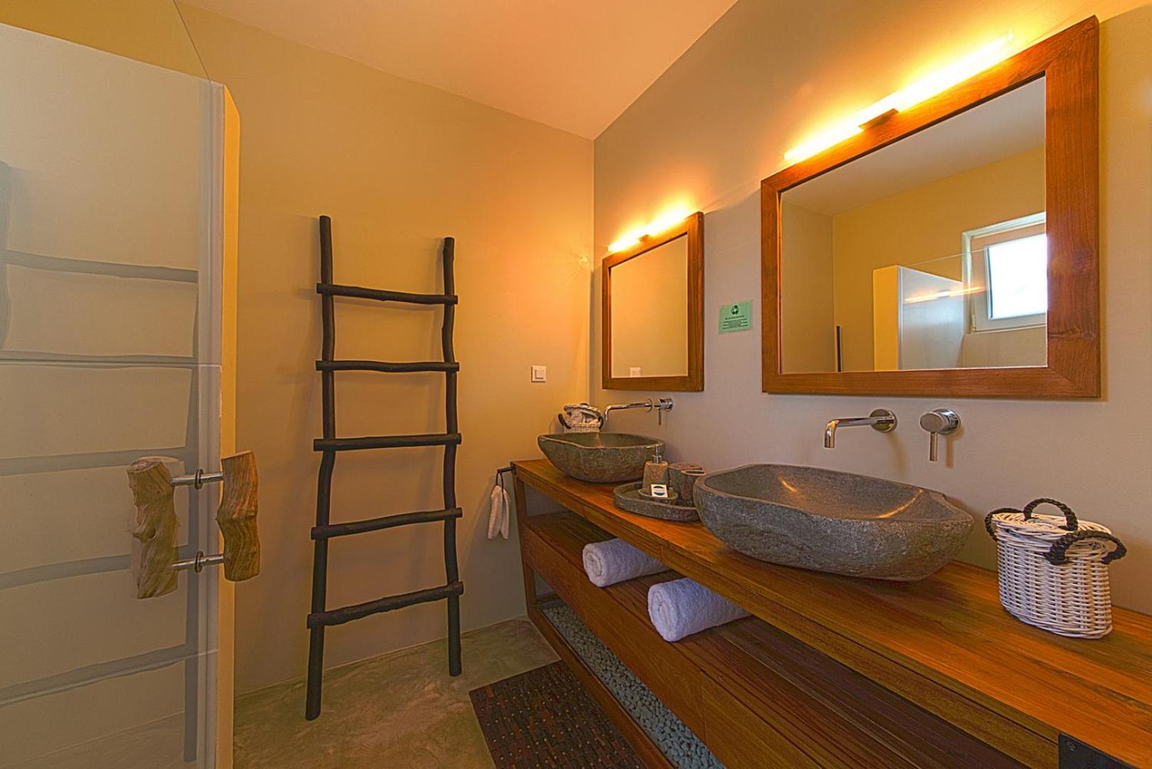 Two-Bedroom Apartment with Terrace (4 Adults) - Photo 3