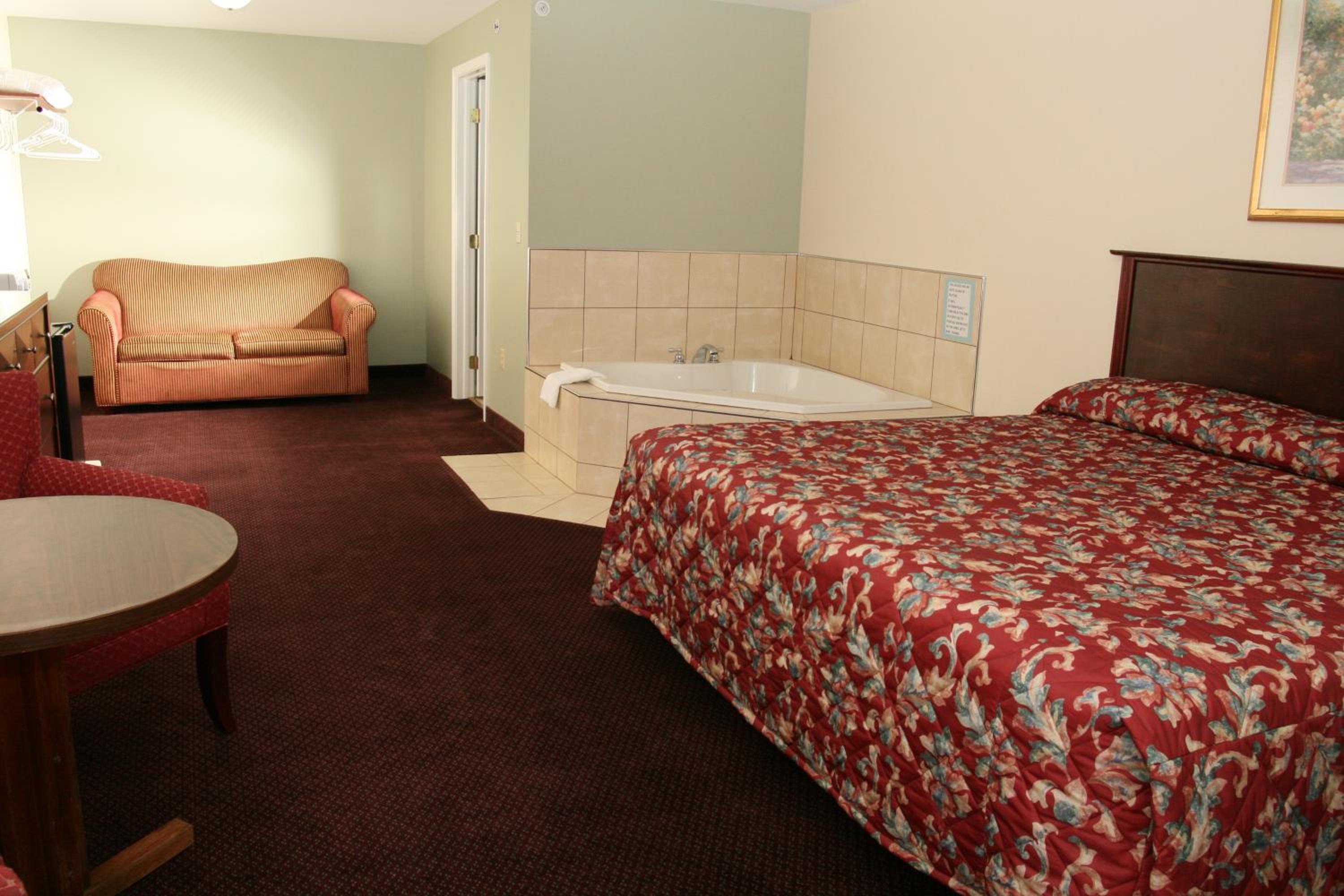 Honeymoon Suite - Photo 2