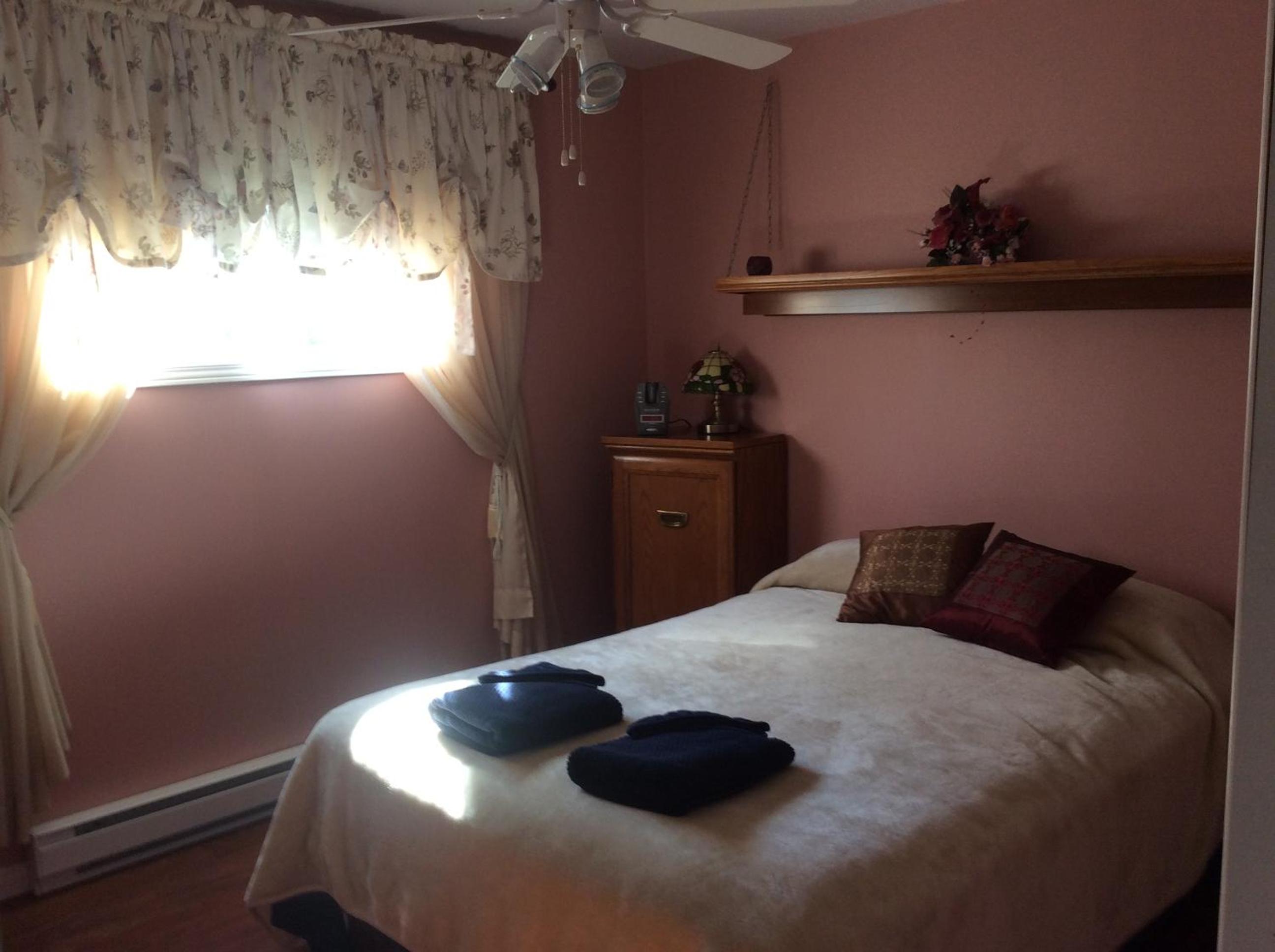 Queen Room photo 1