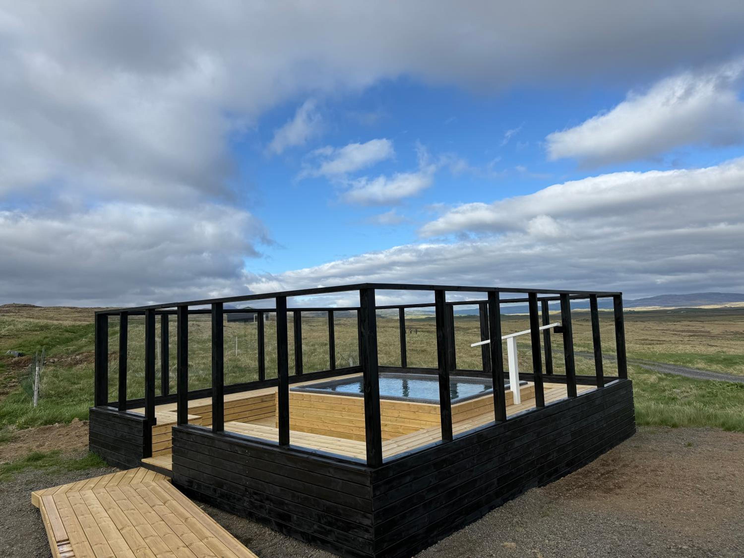 Double or Twin Economy Room with Backyard View photo 1